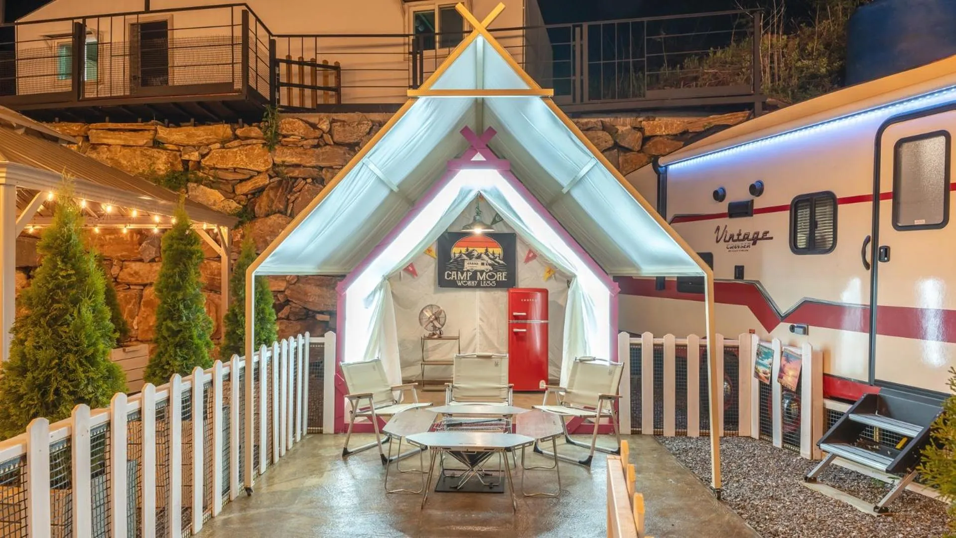 Property building in Gapyeong Dongban84 Glamping&Pool villa