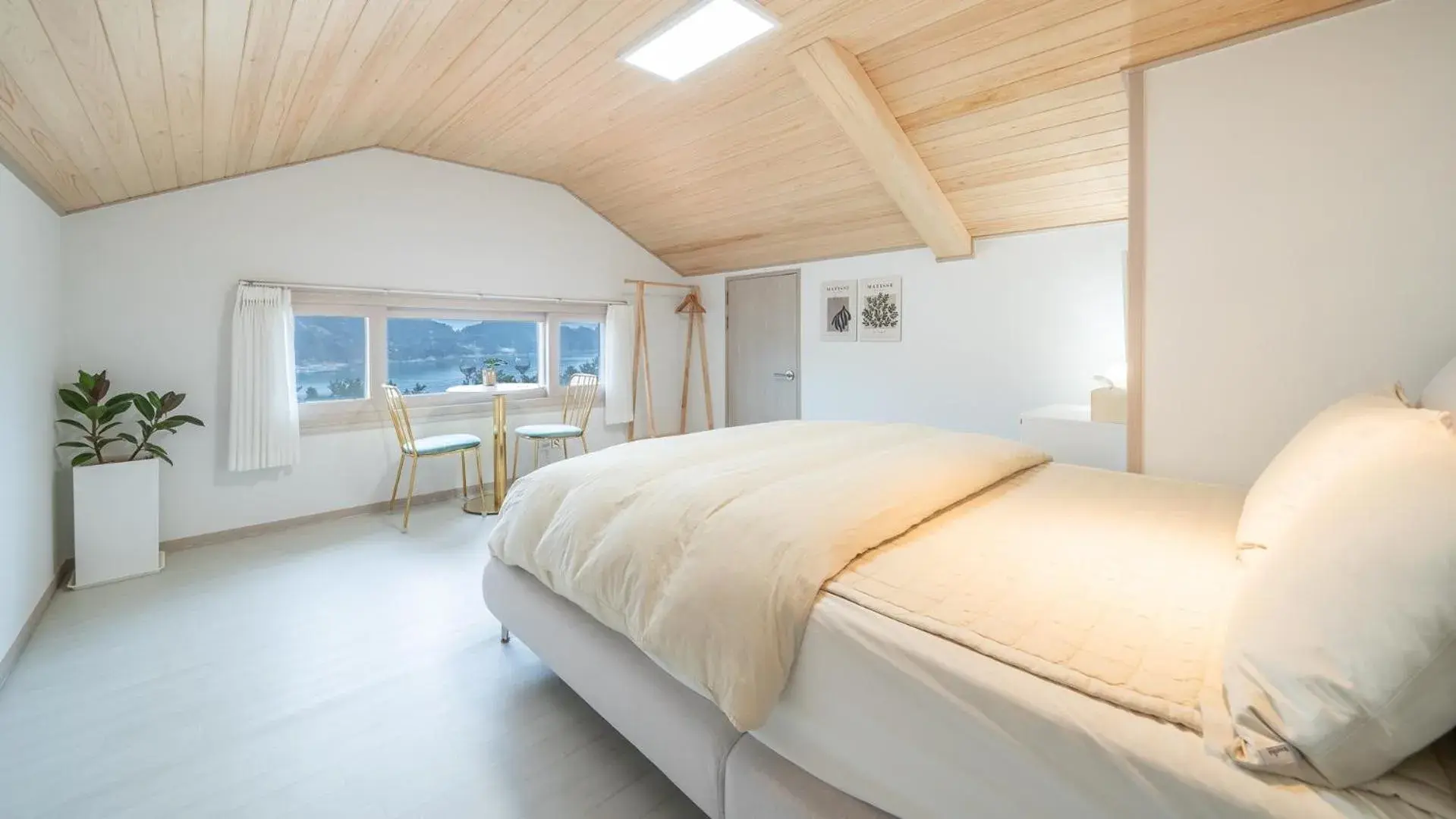 Property building, Bed in Namhae Eagless Poolvilla Pension Property building, Bed in Namhae Eagless Poolvilla Pension