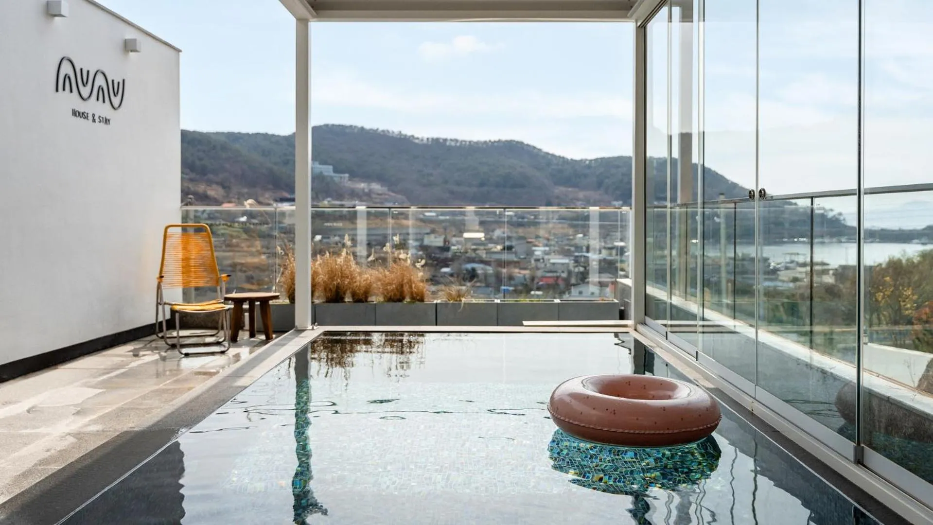 Property building in Busan nunuhouse poolvilla Pension