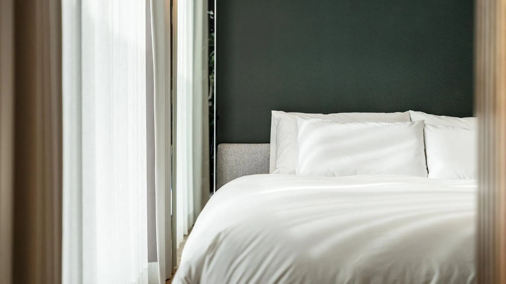 Property building, Bed in Busan nunuhouse poolvilla Pension