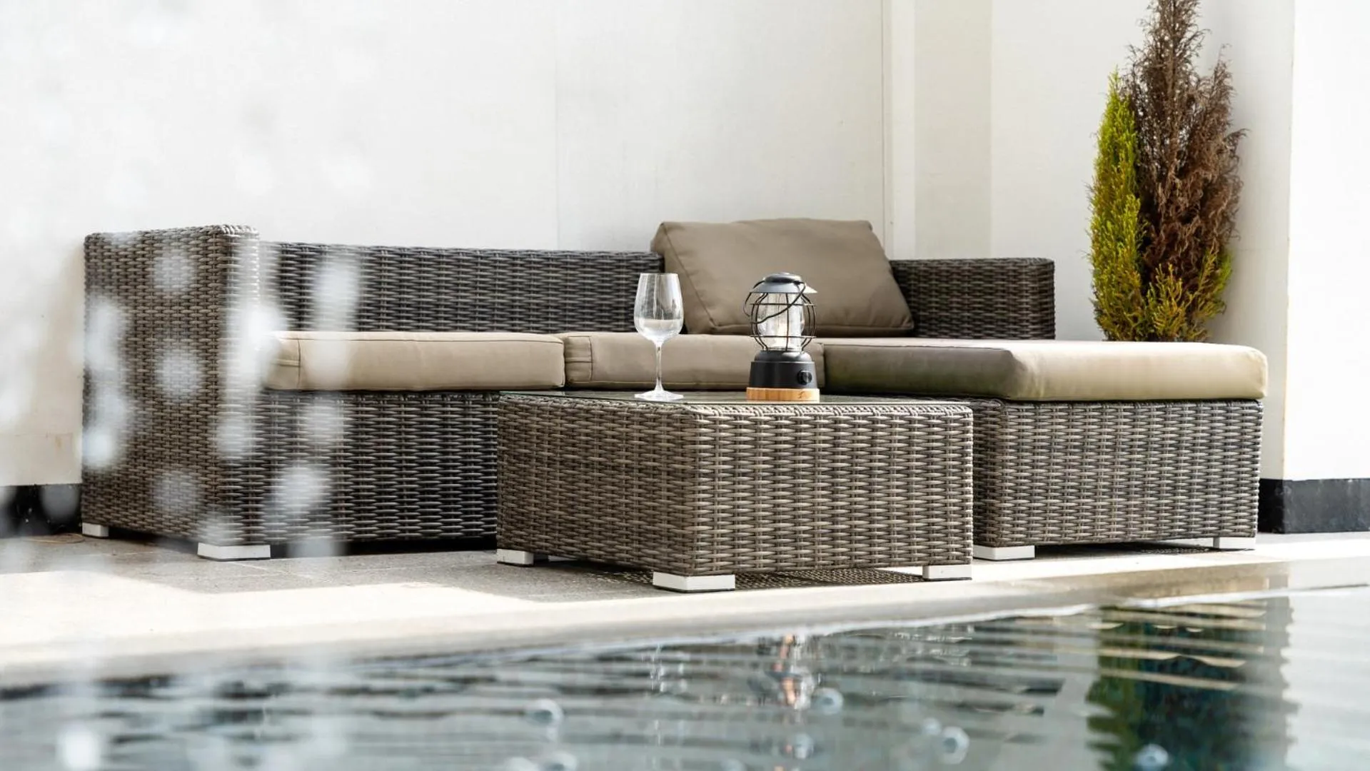 Property building in Busan nunuhouse poolvilla Pension