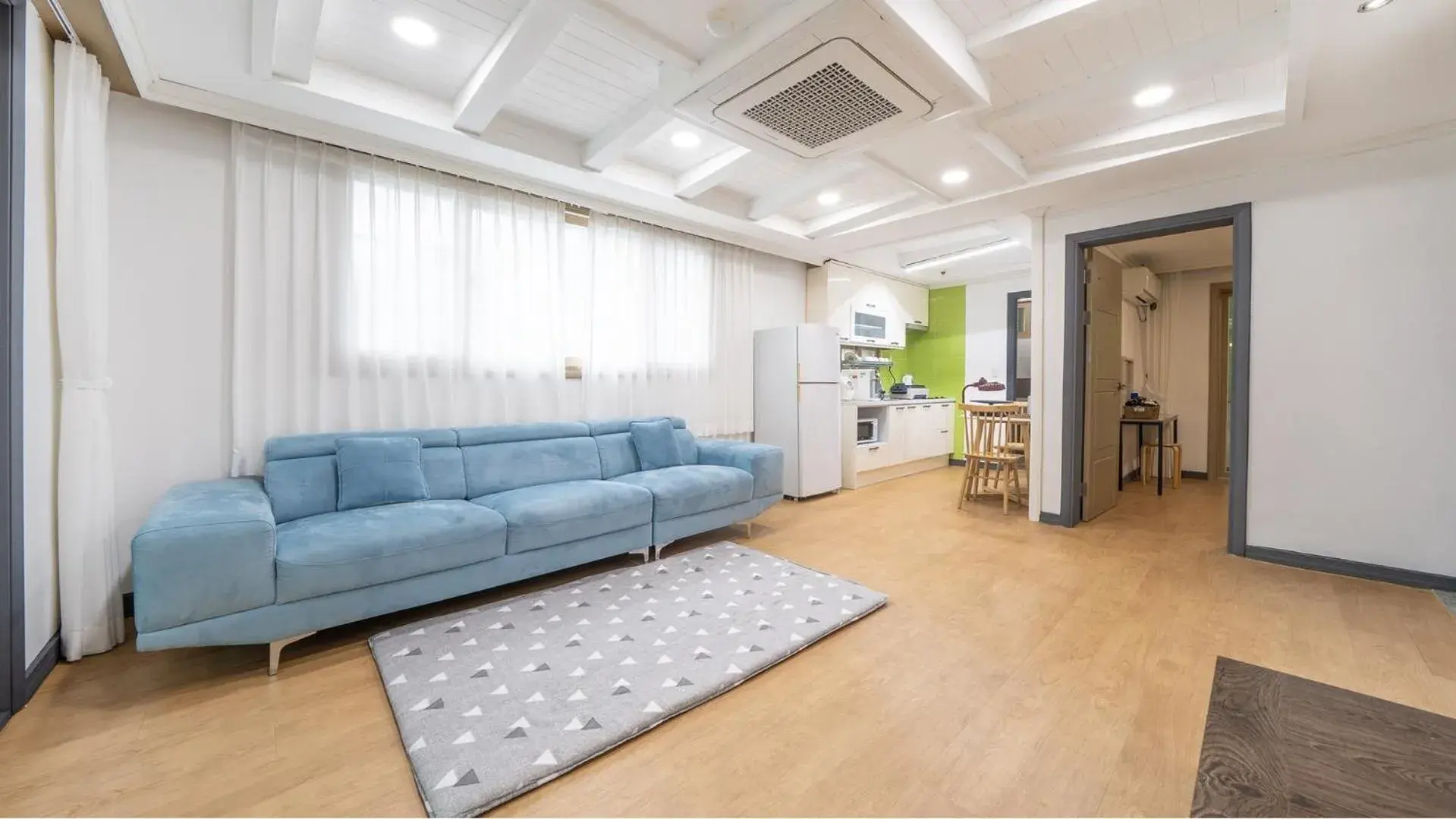 Property building in Yeosu Bebeolleh Pension Property building in Yeosu Bebeolleh Pension