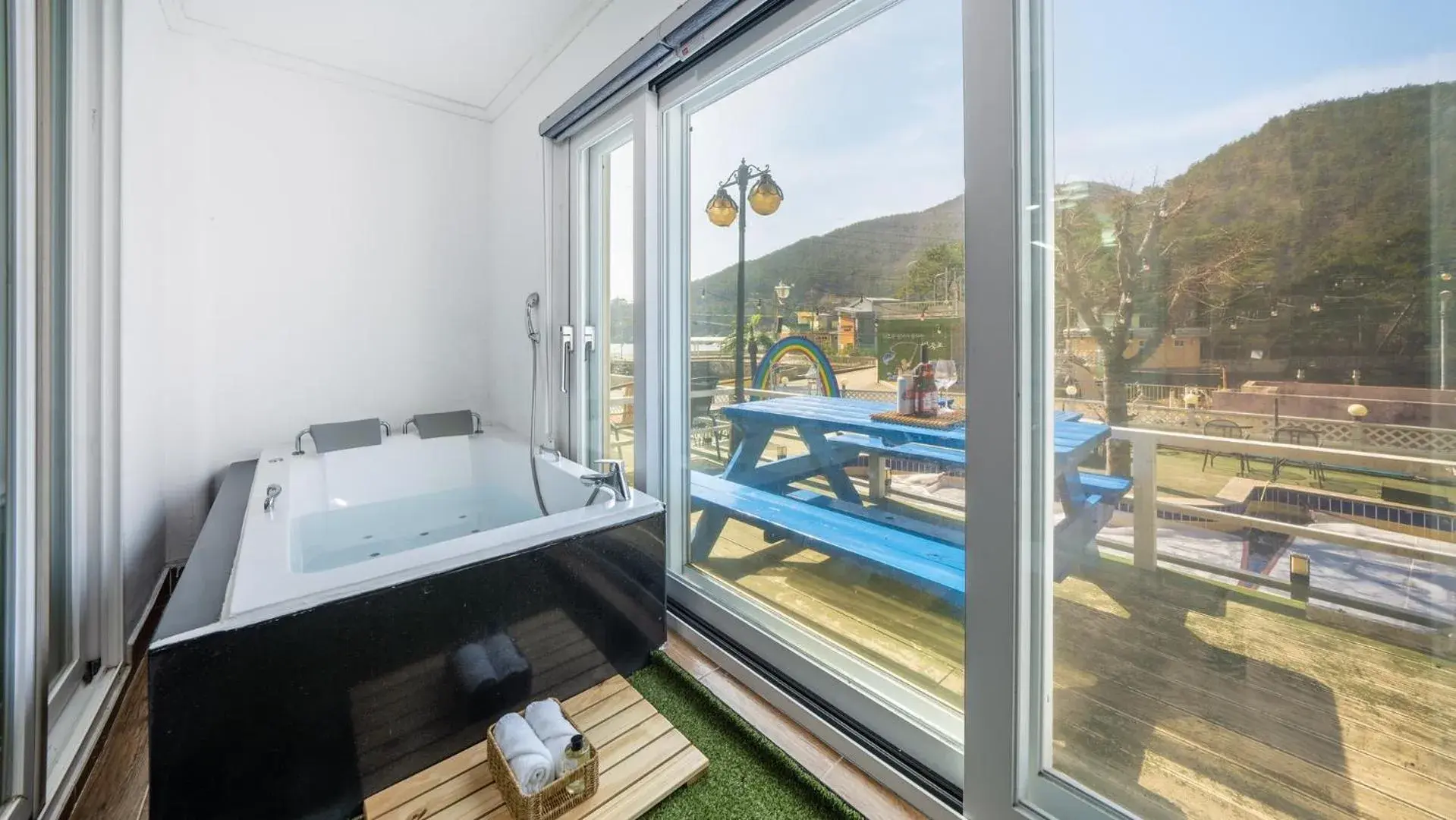 Photo of the whole room in Yeosu Bebeolleh Pension Photo of the whole room in Yeosu Bebeolleh Pension