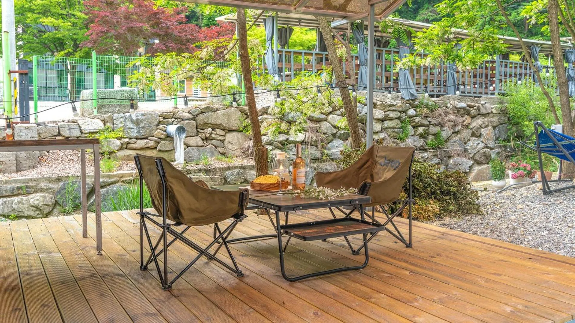 Property building in Gapyeong Yumyeongsan Gomone pet Camping