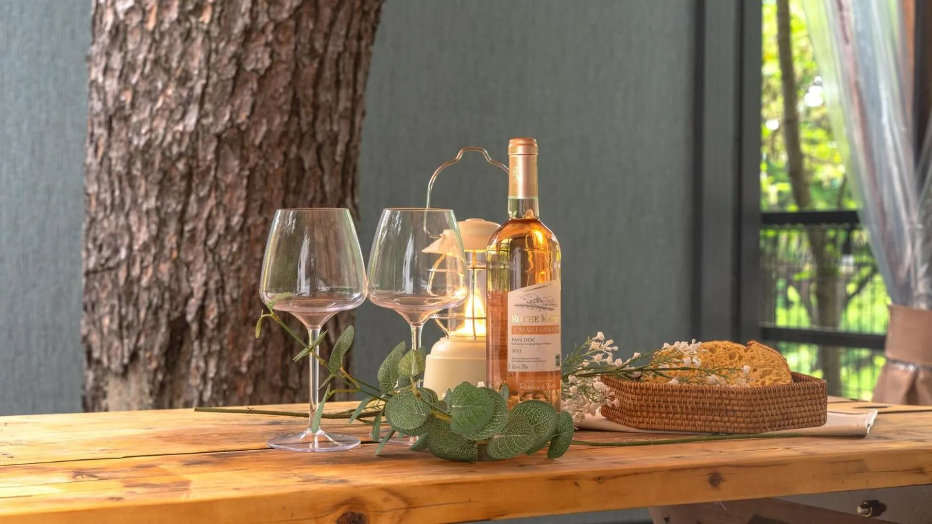 Property building in Gapyeong Yumyeongsan Gomone pet Camping