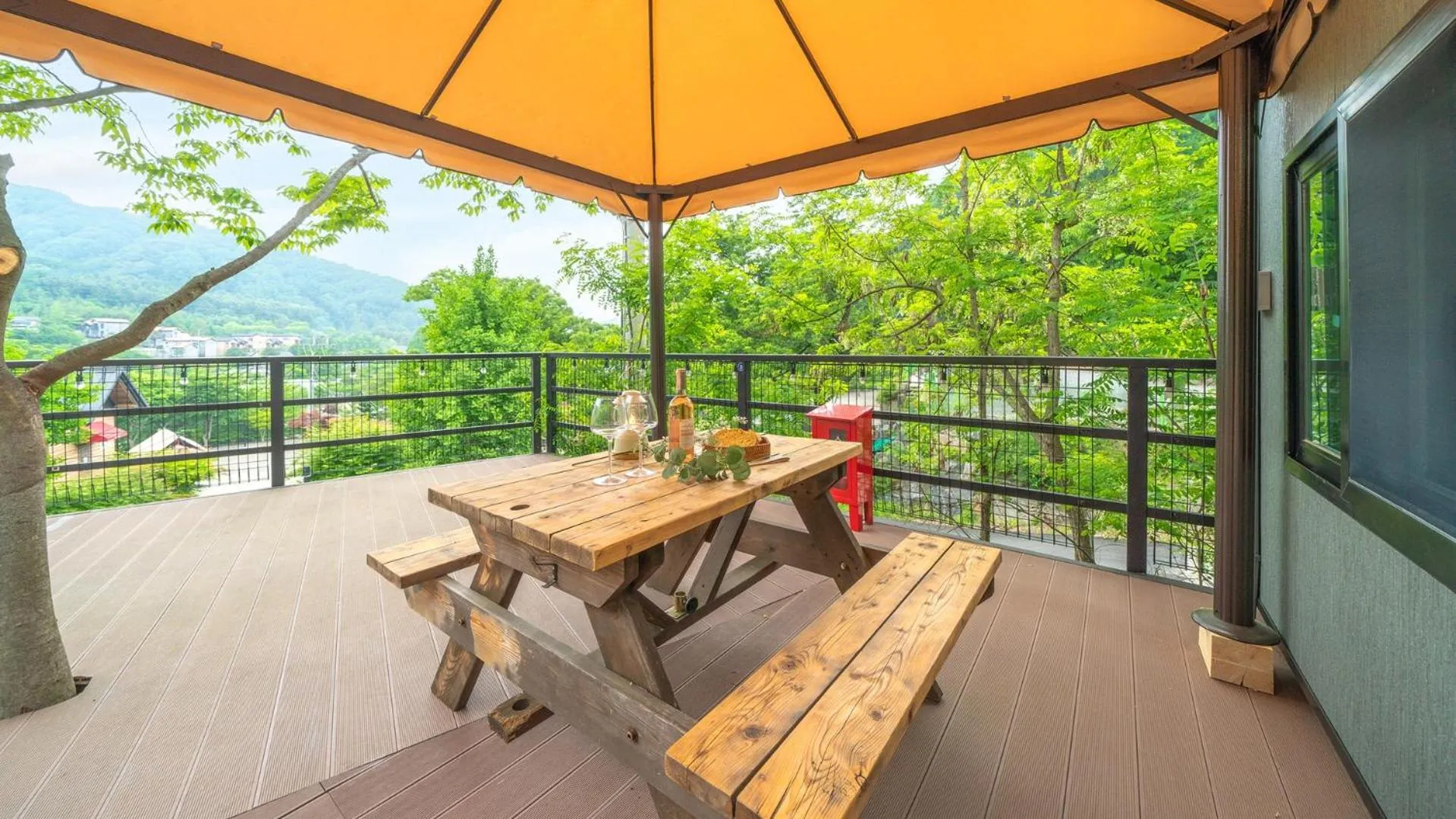 Property building in Gapyeong Yumyeongsan Gomone pet Camping