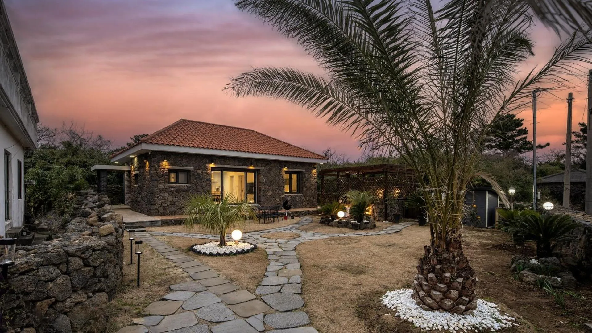 Property building in Jeju Stay Rowoon Dockchae Pension