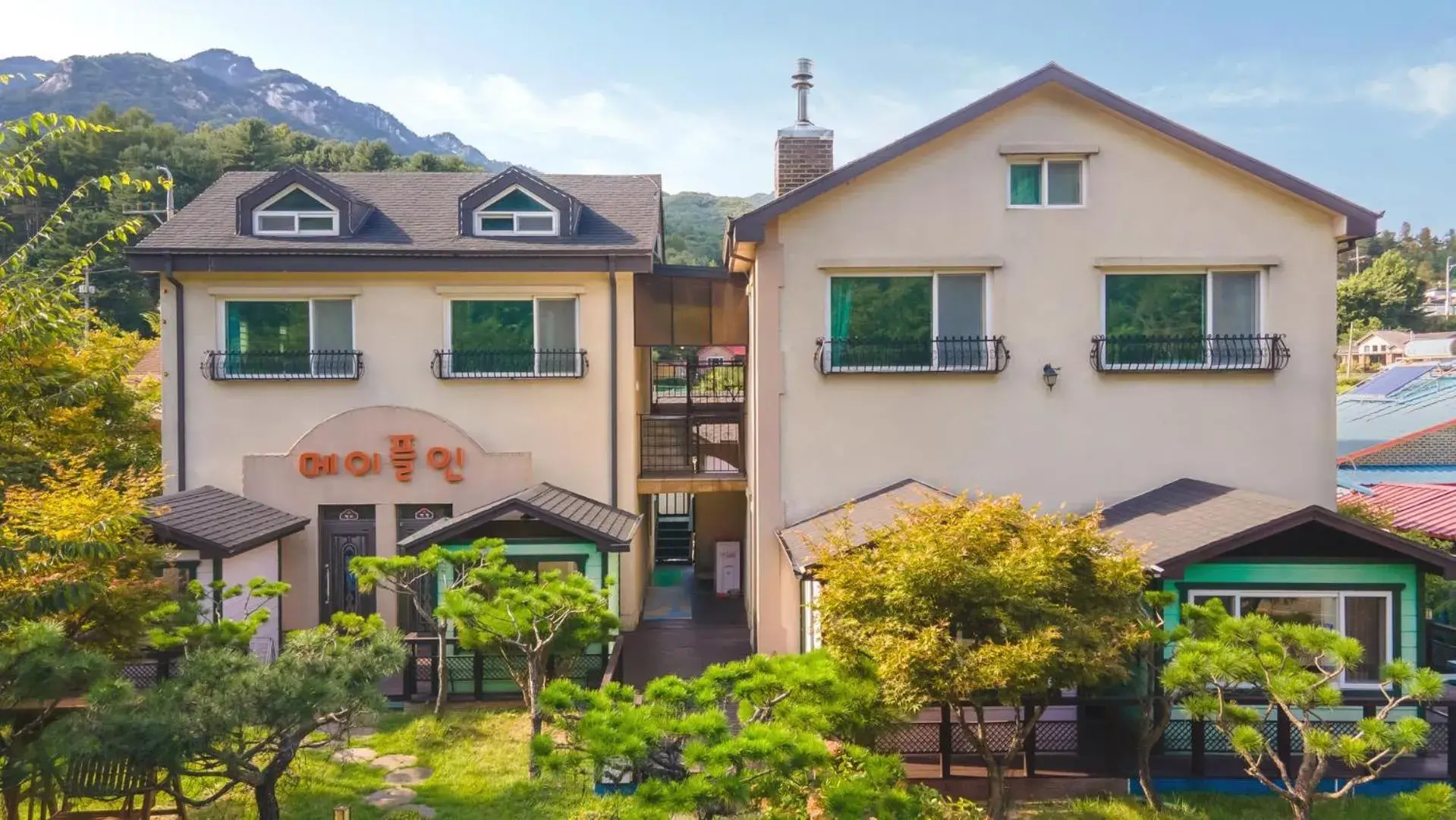 Property building in Gapyeong Maplein Pension Property building in Gapyeong Maplein Pension