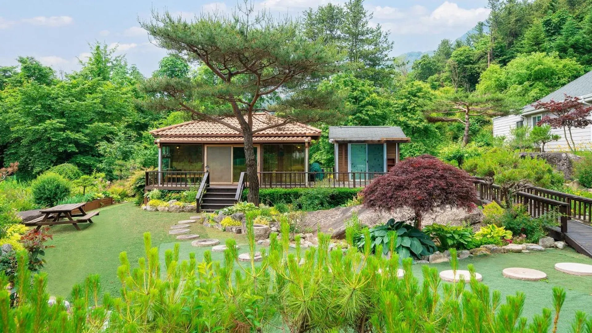 Property building in Gapyeong Yeheaden Pension Property building in Gapyeong Yeheaden Pension