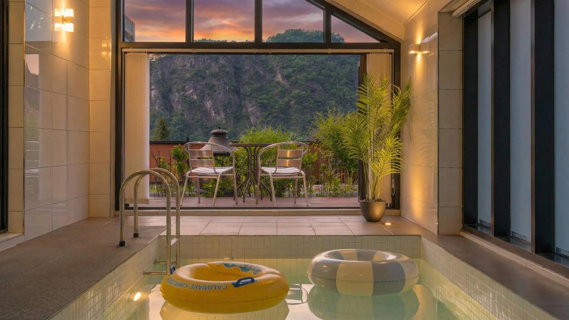 Property building in Danyang Dandelion Pool Villa