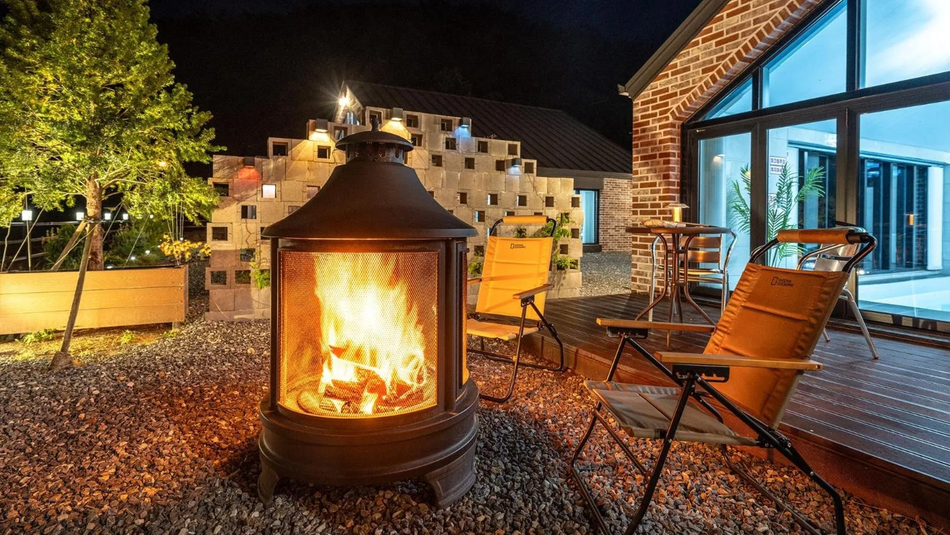 Property building in Danyang Dandelion Pool Villa