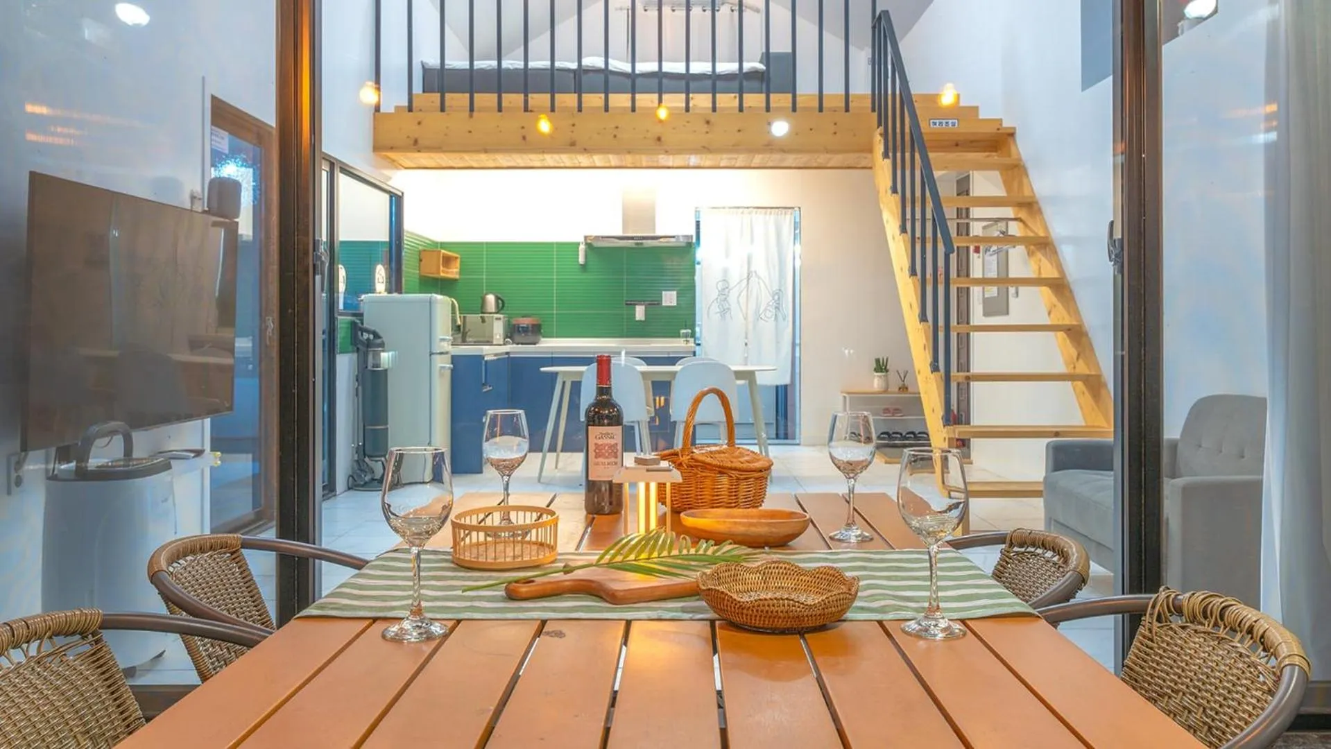 Property building in Danyang Dandelion Pool Villa