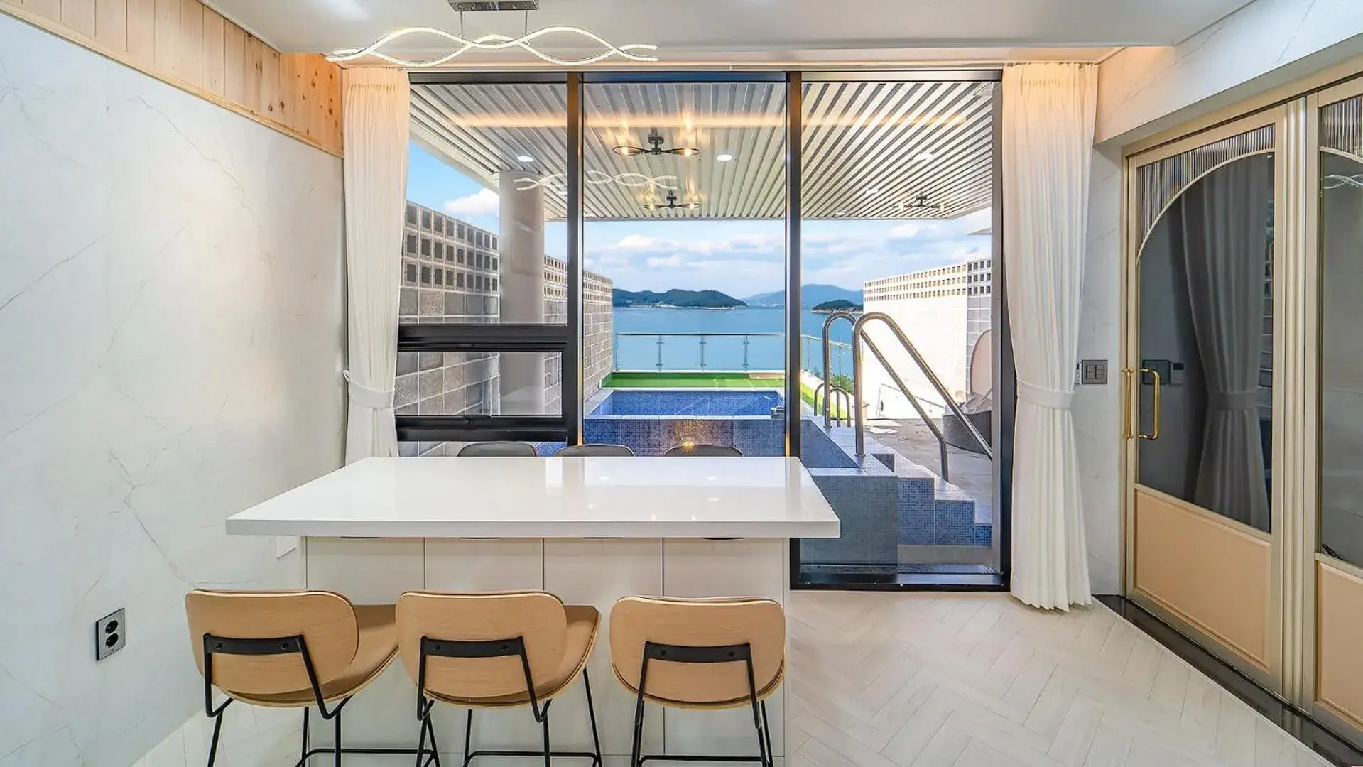 Property building in Yeosu Liposo Poolvilla Property building in Yeosu Liposo Poolvilla