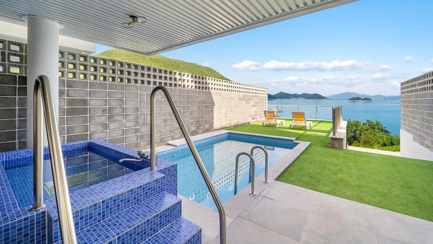 Property building in Yeosu Liposo Poolvilla