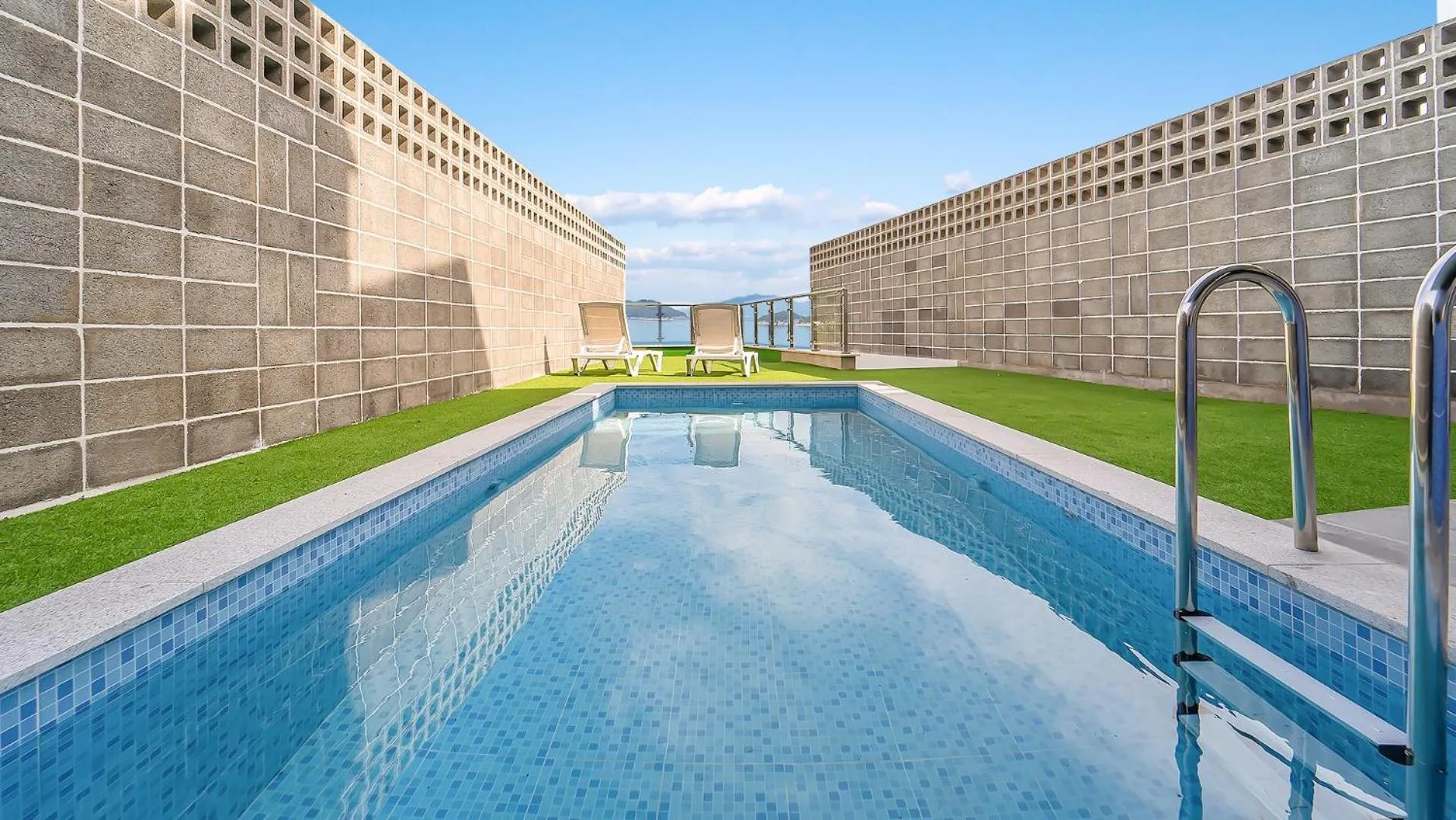 Property building in Yeosu Liposo Poolvilla