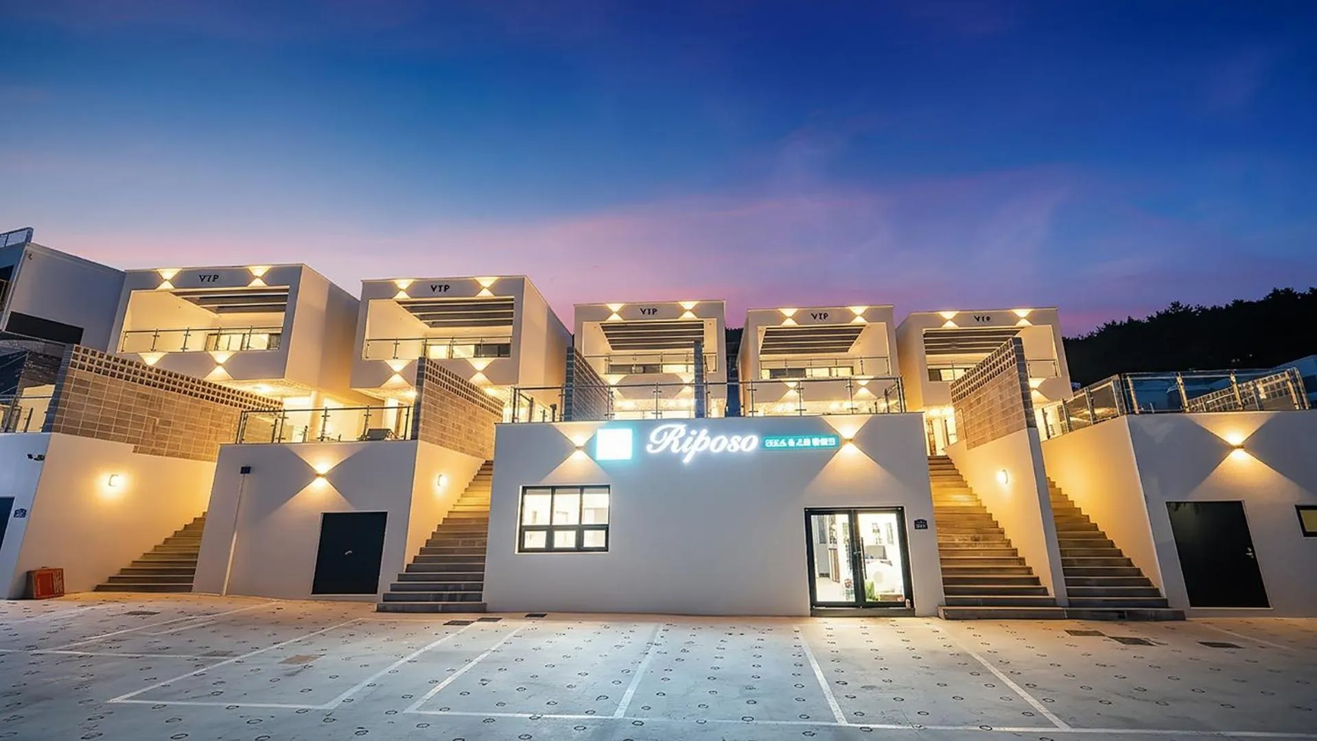 Property building in Yeosu Liposo Poolvilla