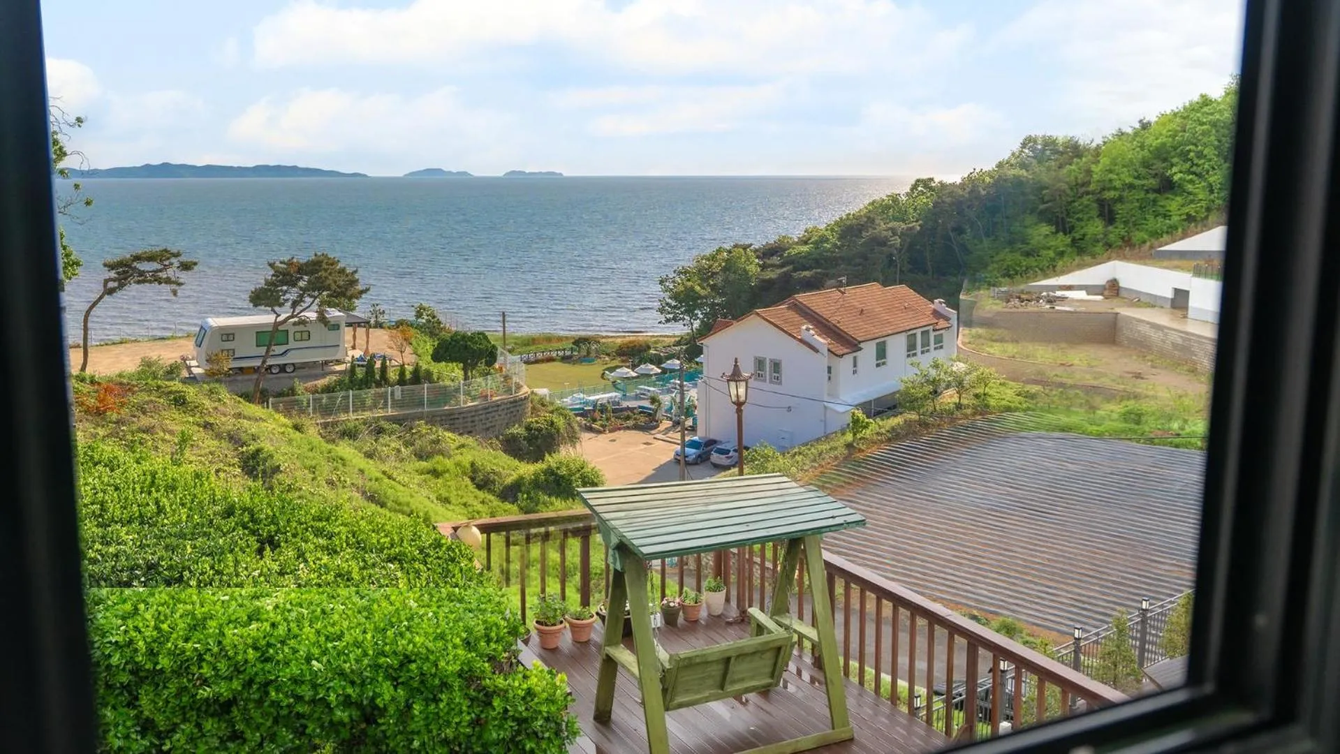 Property building in Ganghwa White Stone Pension