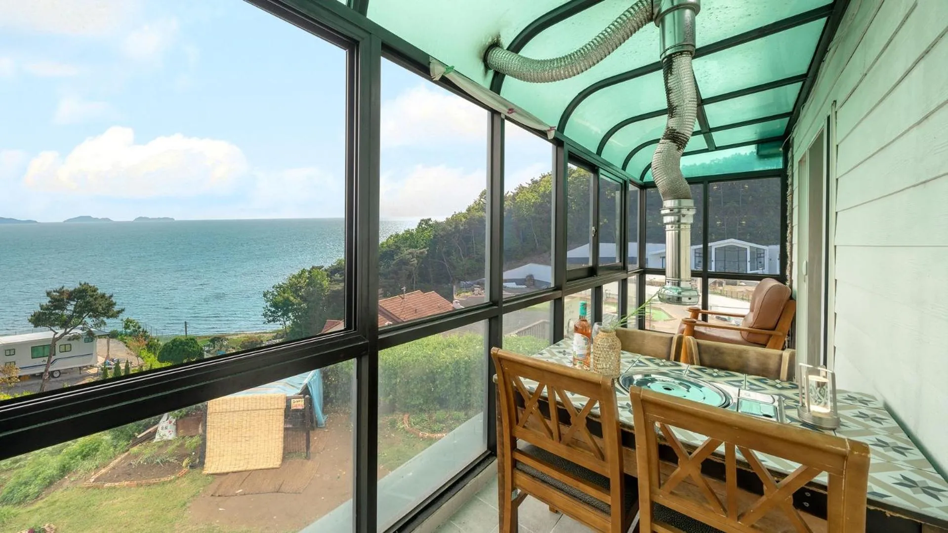 Property building in Ganghwa White Stone Pension