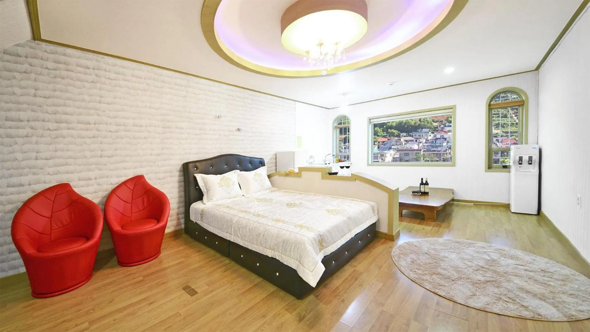 Property building, Bed in Tongyoung Macaio Pension