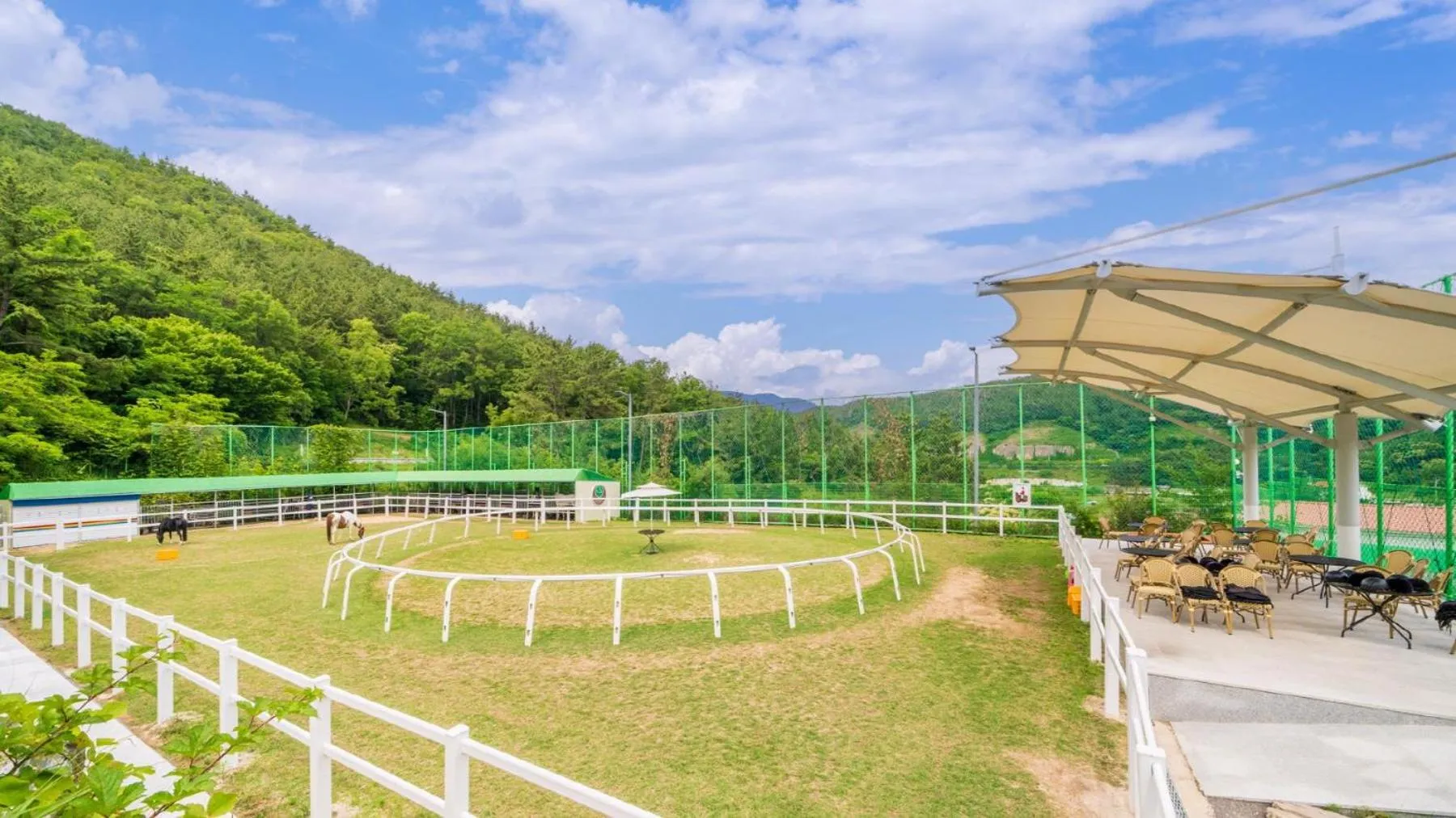 Property building in Tongyoung Sandeulhae Healling Pension