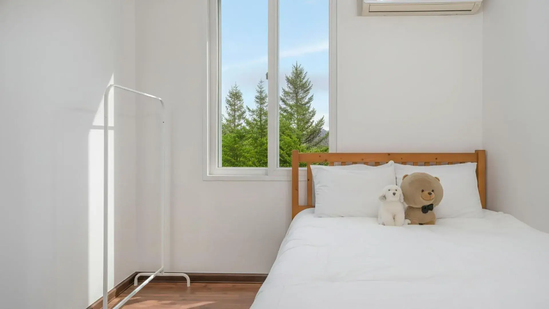 Property building, Bed in Chuncheon Dogandstay Property building, Bed in Chuncheon Dogandstay