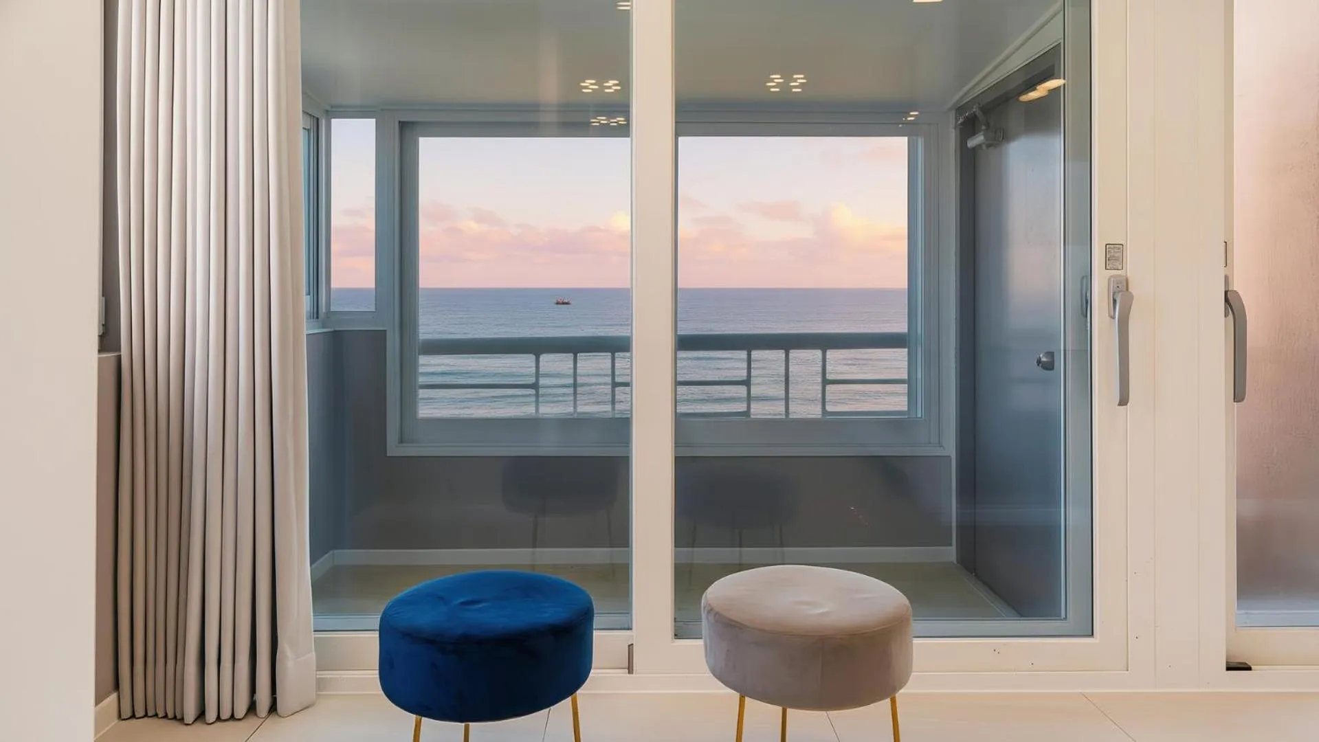 Property building in Gangneung Haerang Pension