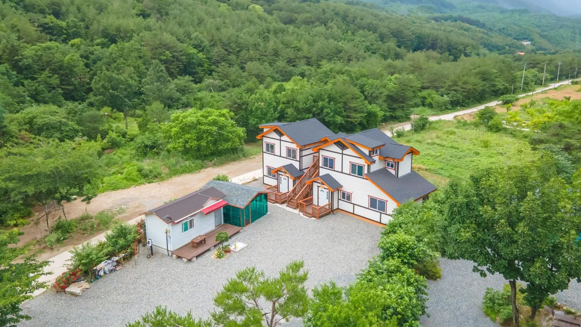 Property building in Samcheok Elroi Pension