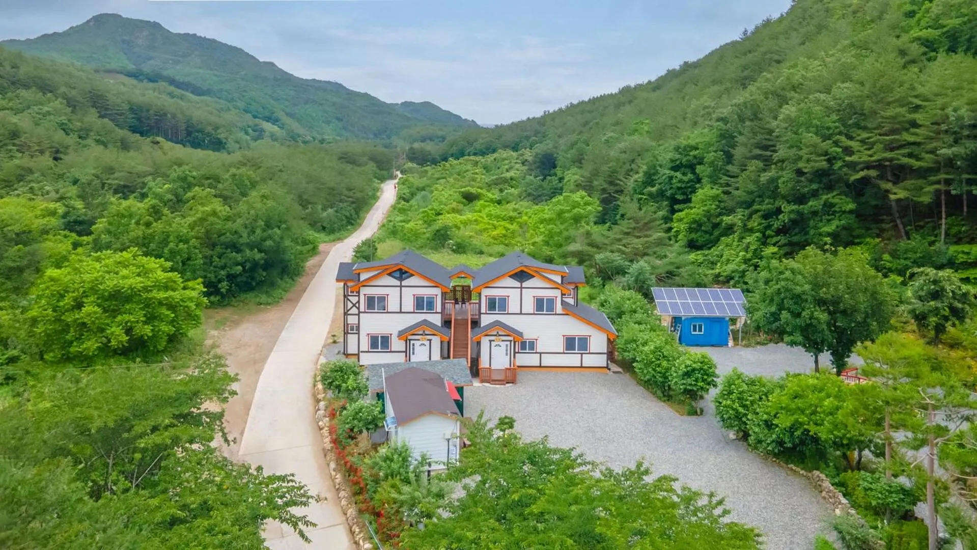 Property building in Samcheok Elroi Pension