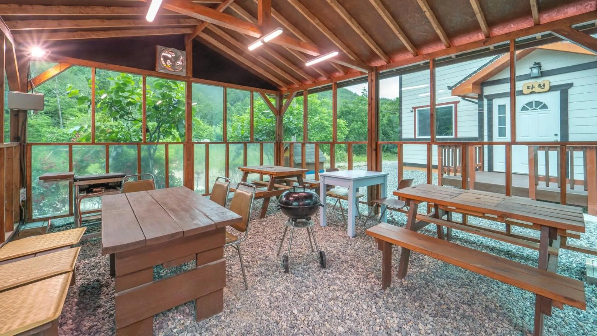 Property building in Samcheok Elroi Pension