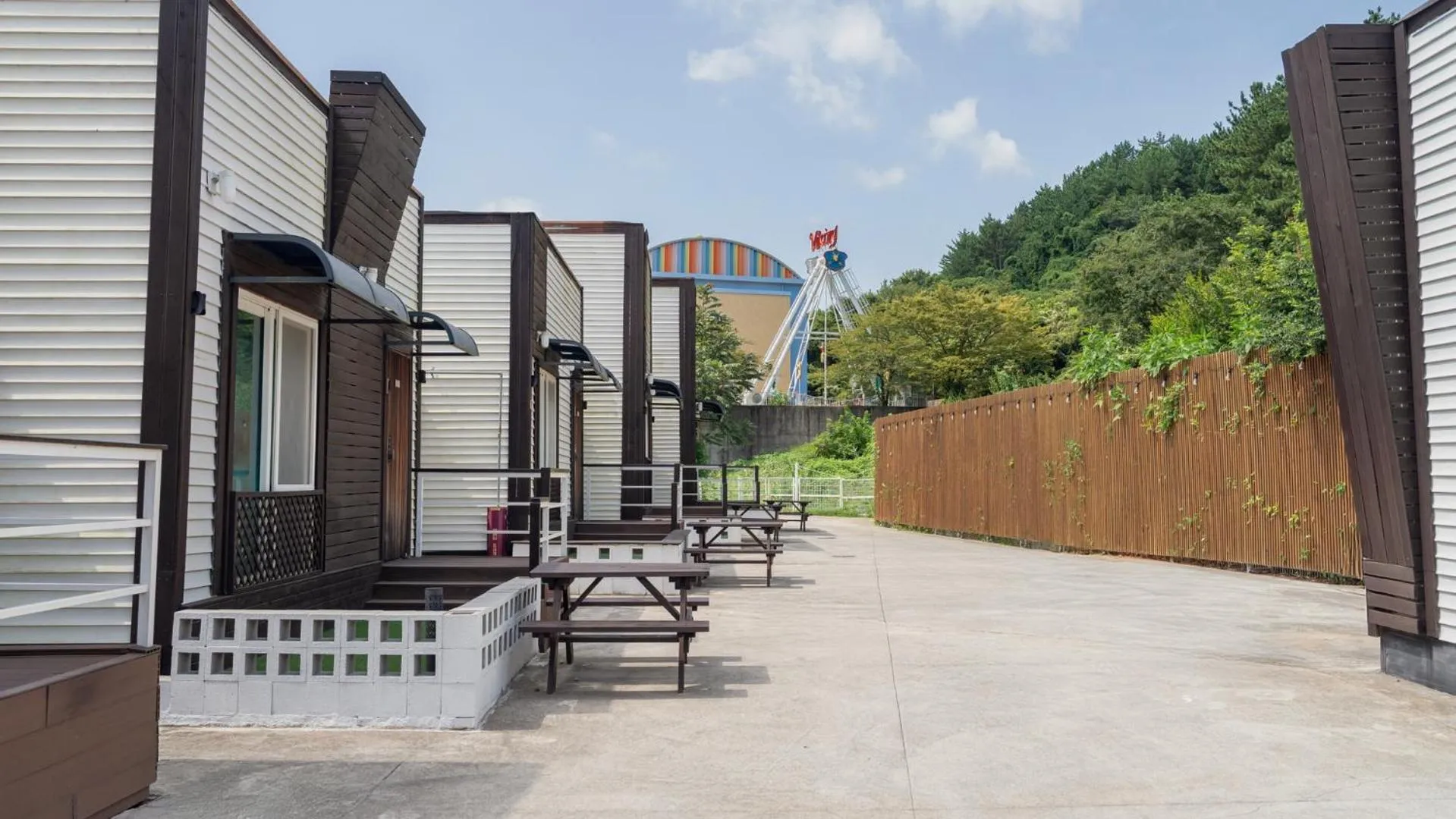 Property building in Namhae Seven house