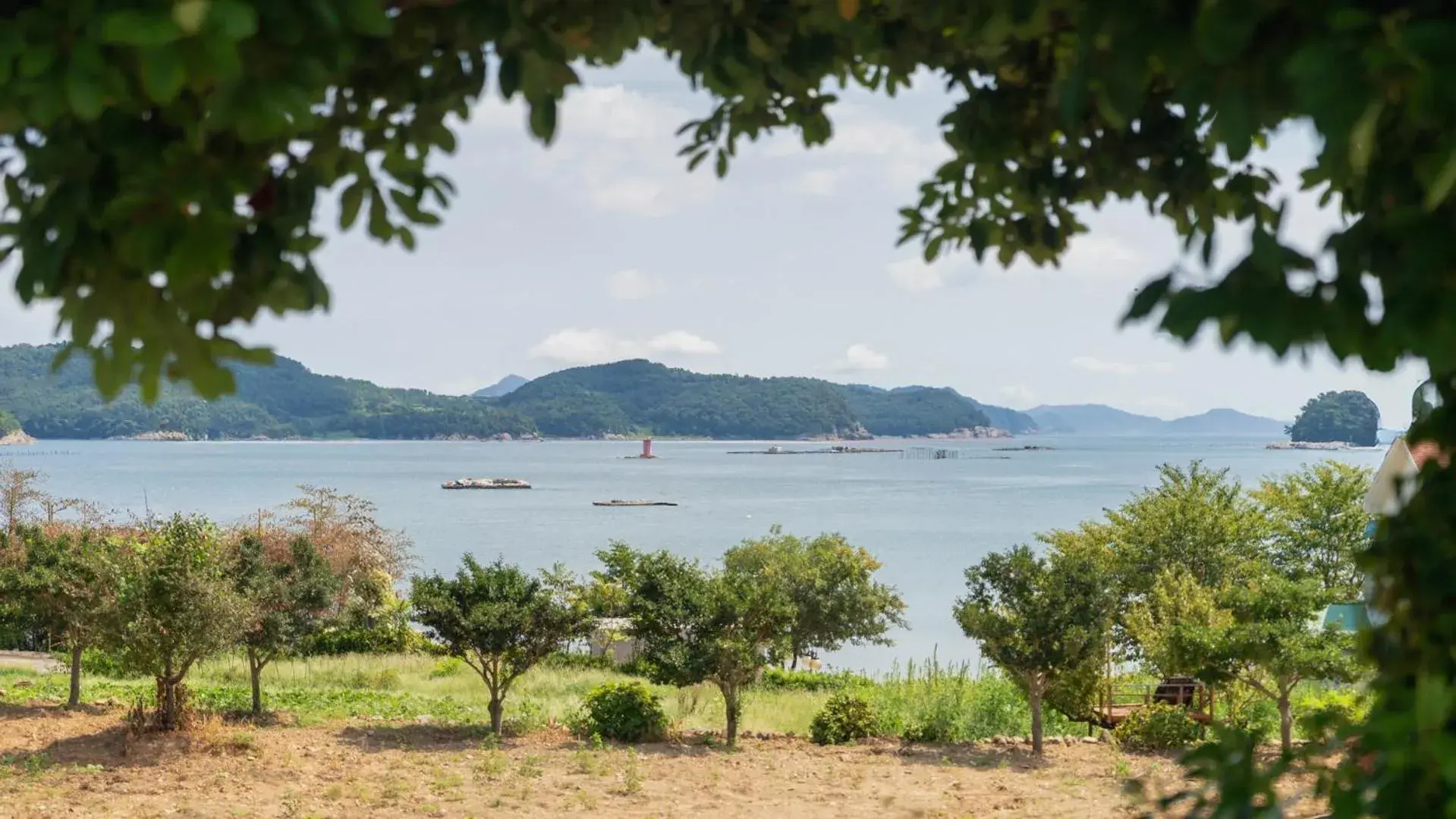 Property building in Namhae Seven house Property building in Namhae Seven house