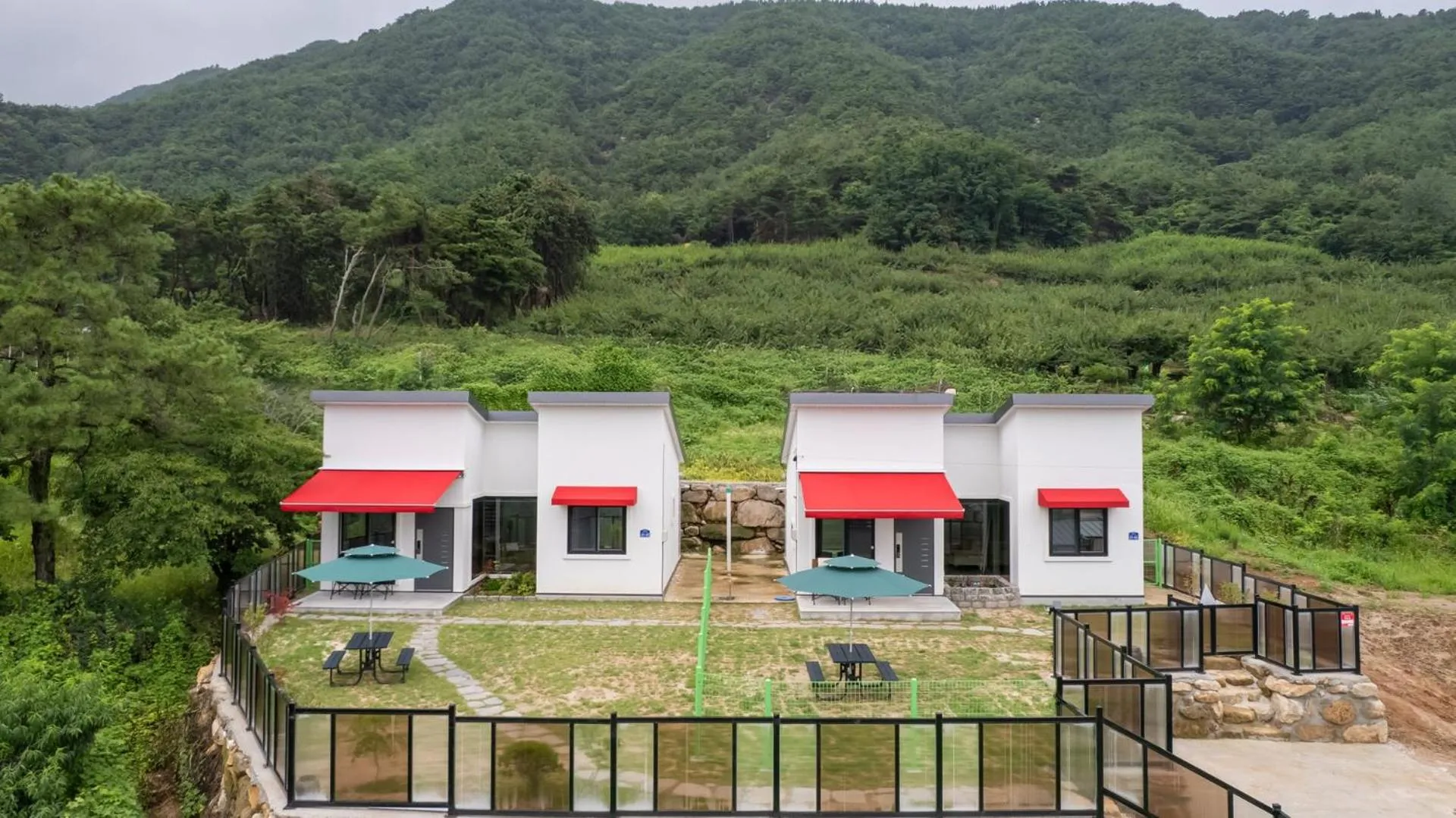 Property building in gyeongsan stage-ipple pet pension