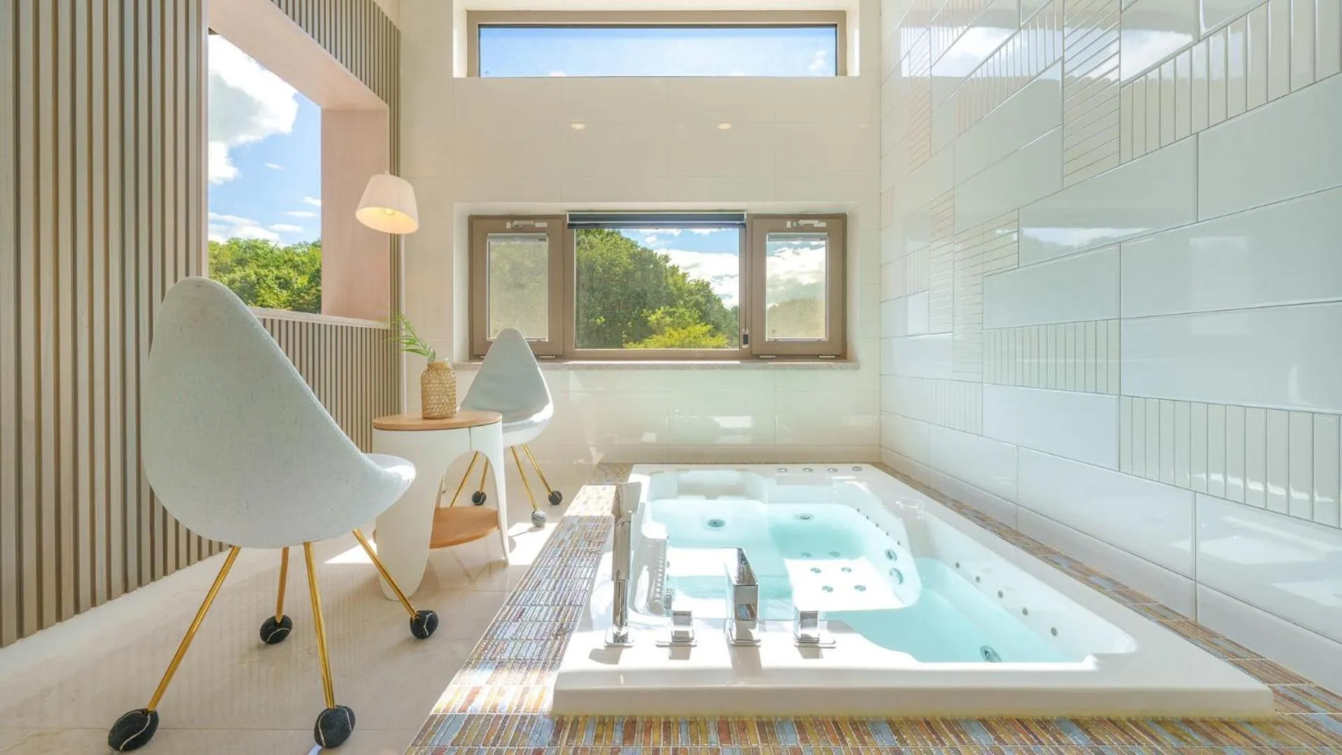 Property building in Gangneung Cresostay pension