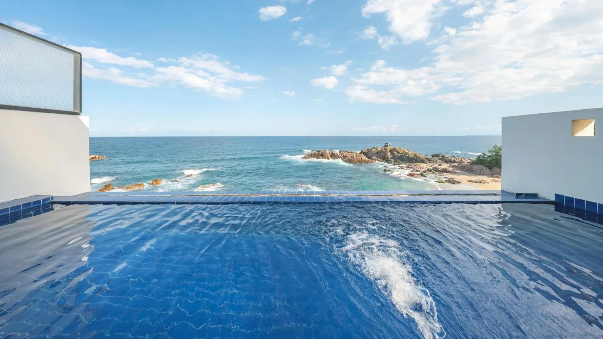 Property building in yeongdeok chaeumneul poolvilla