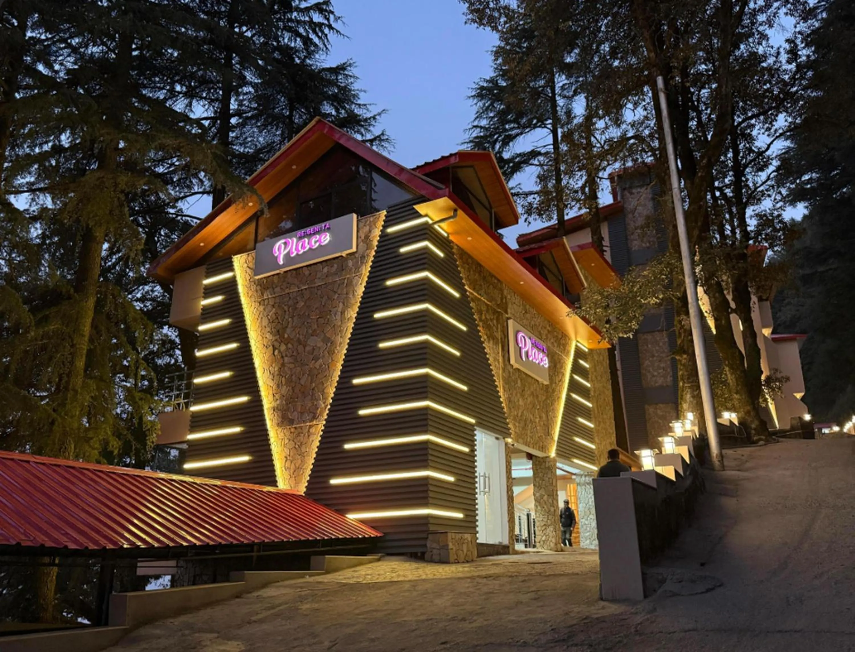 Facade/entrance in Regenta Place Dalhousie Just 500 Meters Walkable from Mall Road