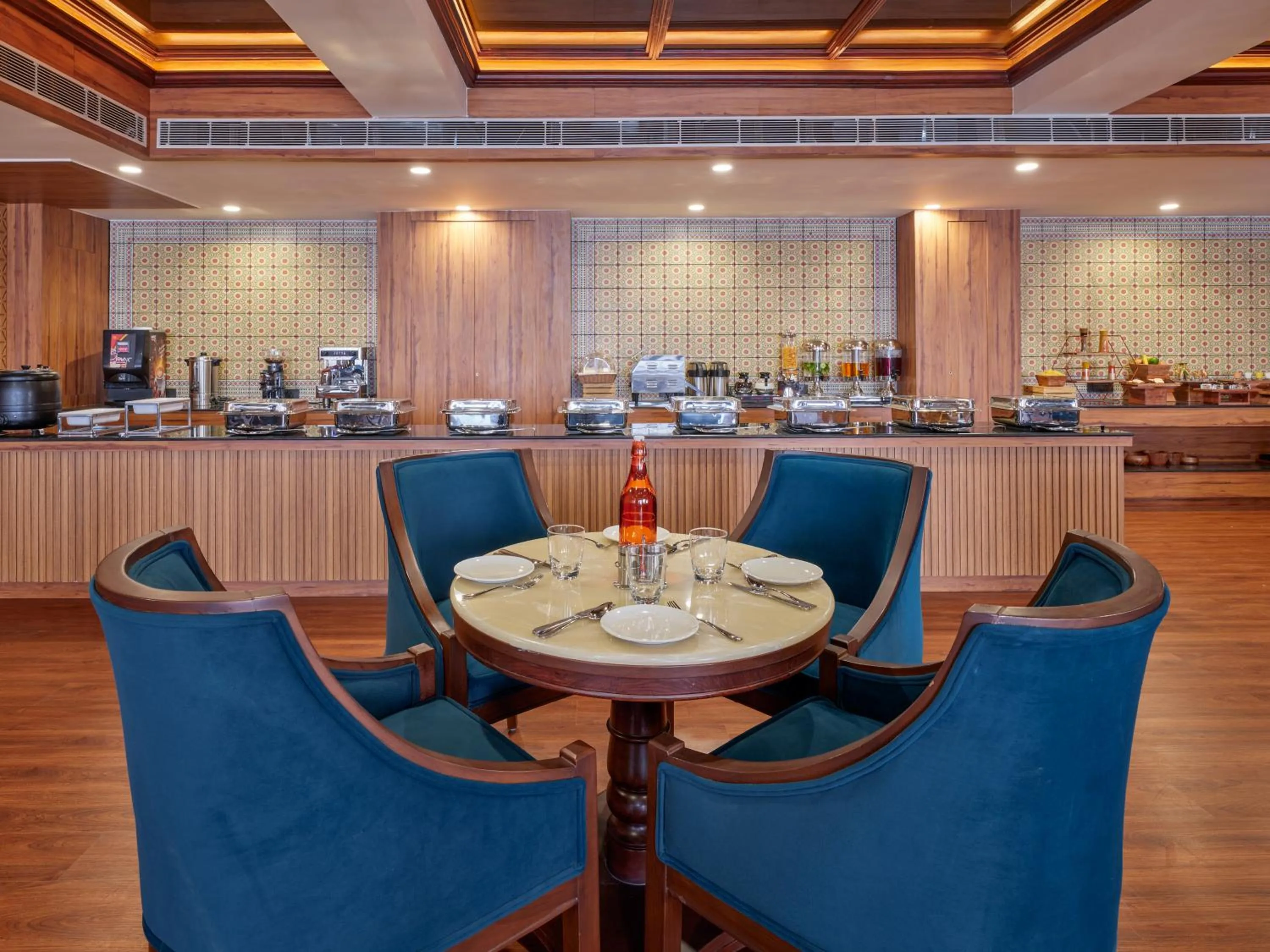 Restaurant/places to eat in Regenta Place Dalhousie Just 500 Meters Walkable from Mall Road