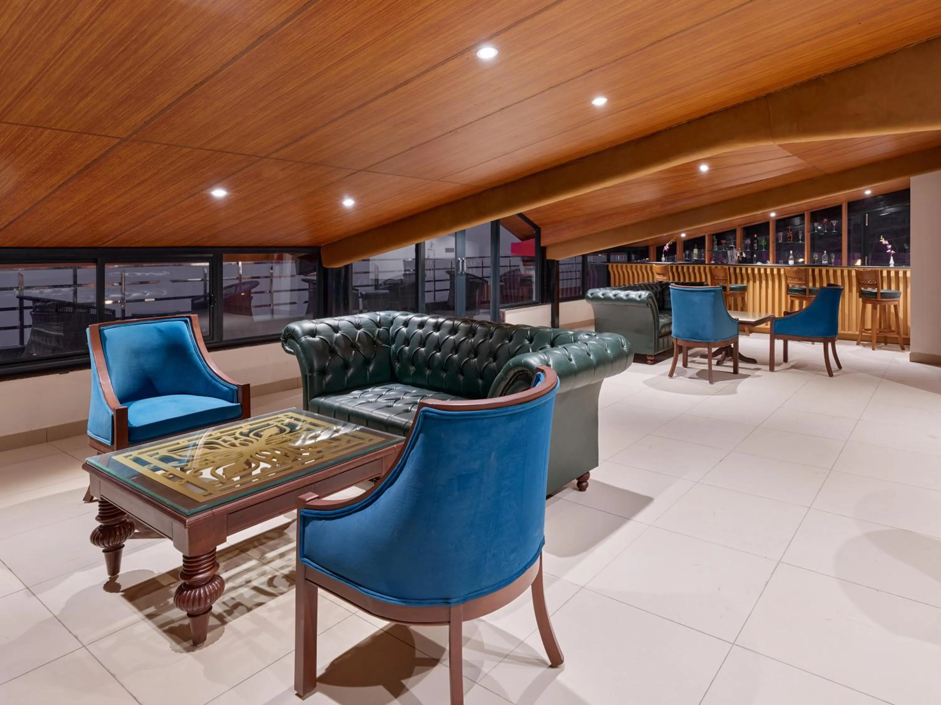 Lounge or bar in Regenta Place Dalhousie Just 500 Meters Walkable from Mall Road