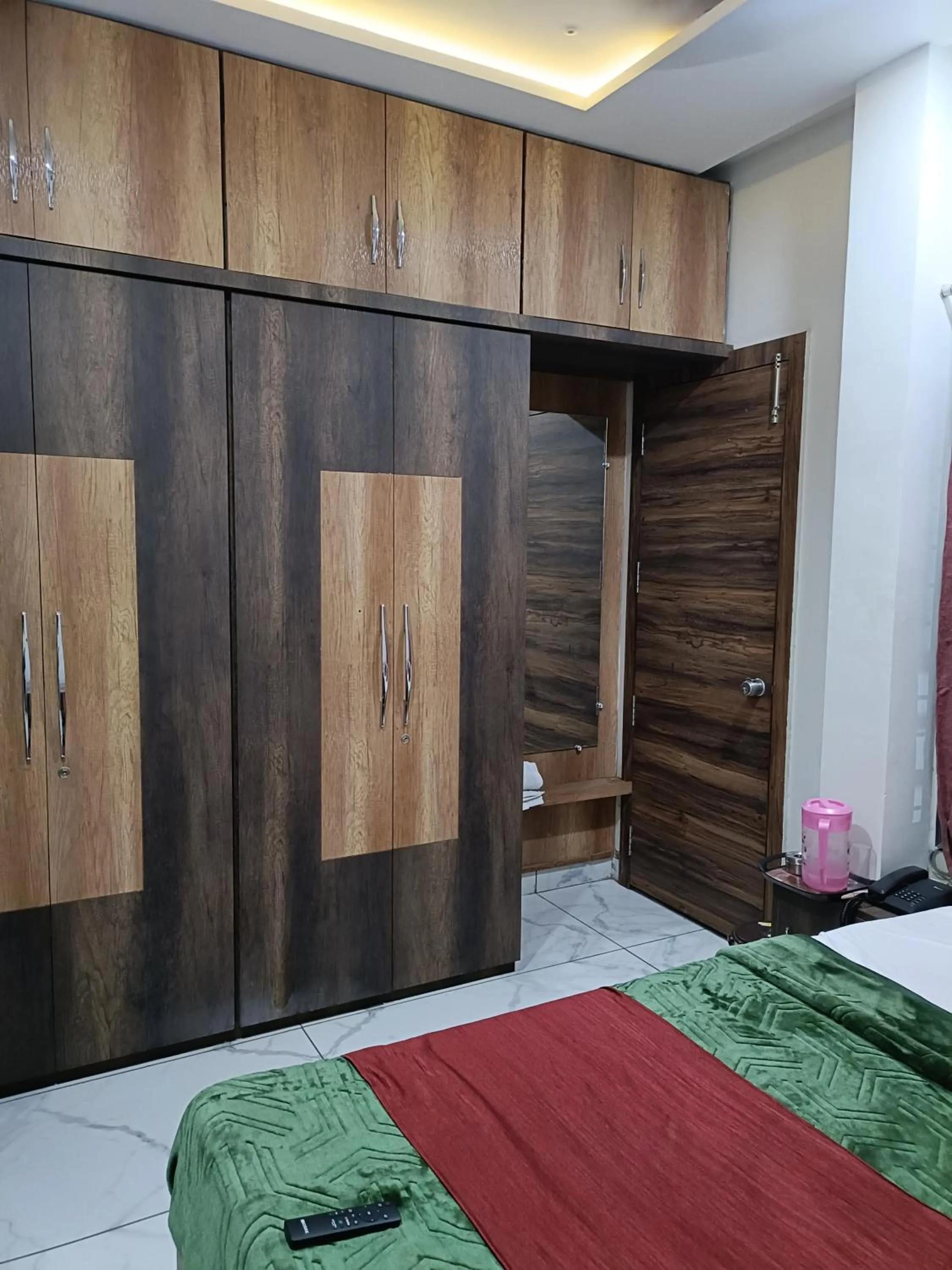 Bedroom, Bed in Hotel shri salasar