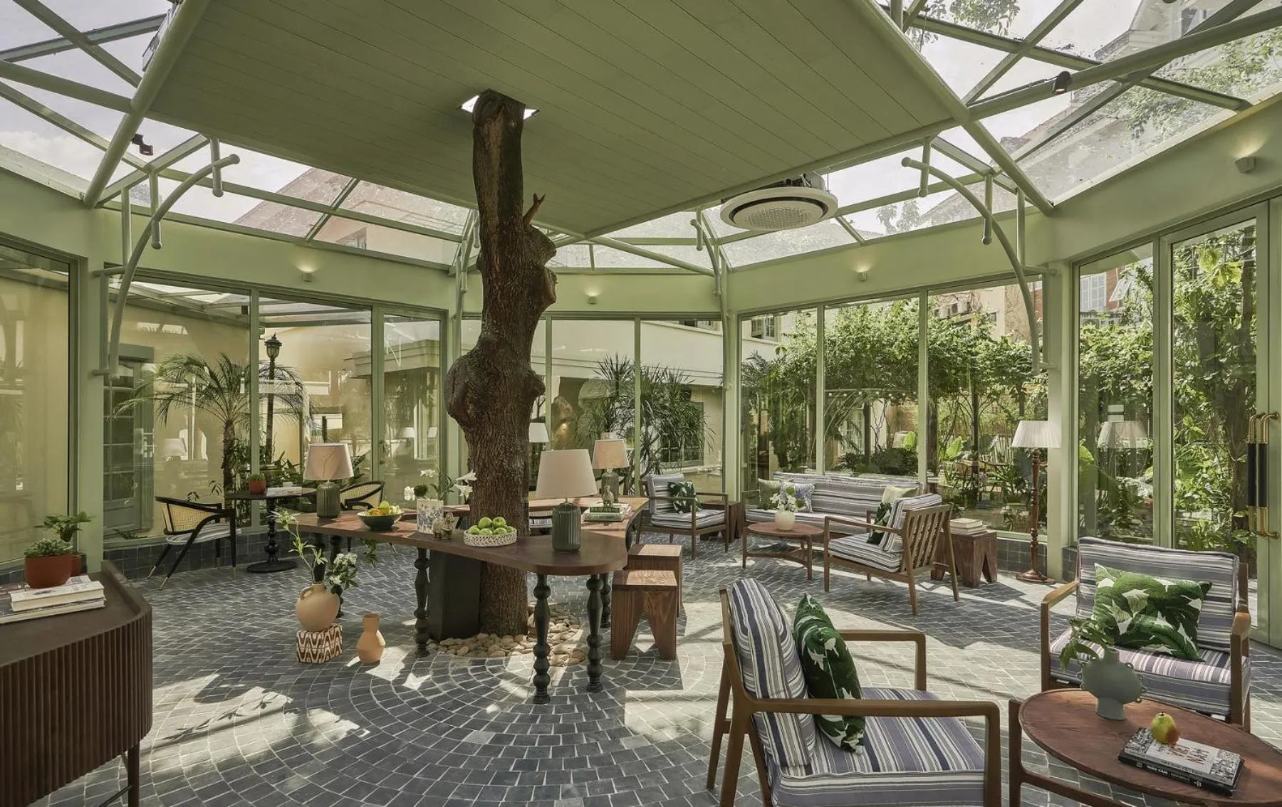 Restaurant/places to eat in President Maison Signature By M Village