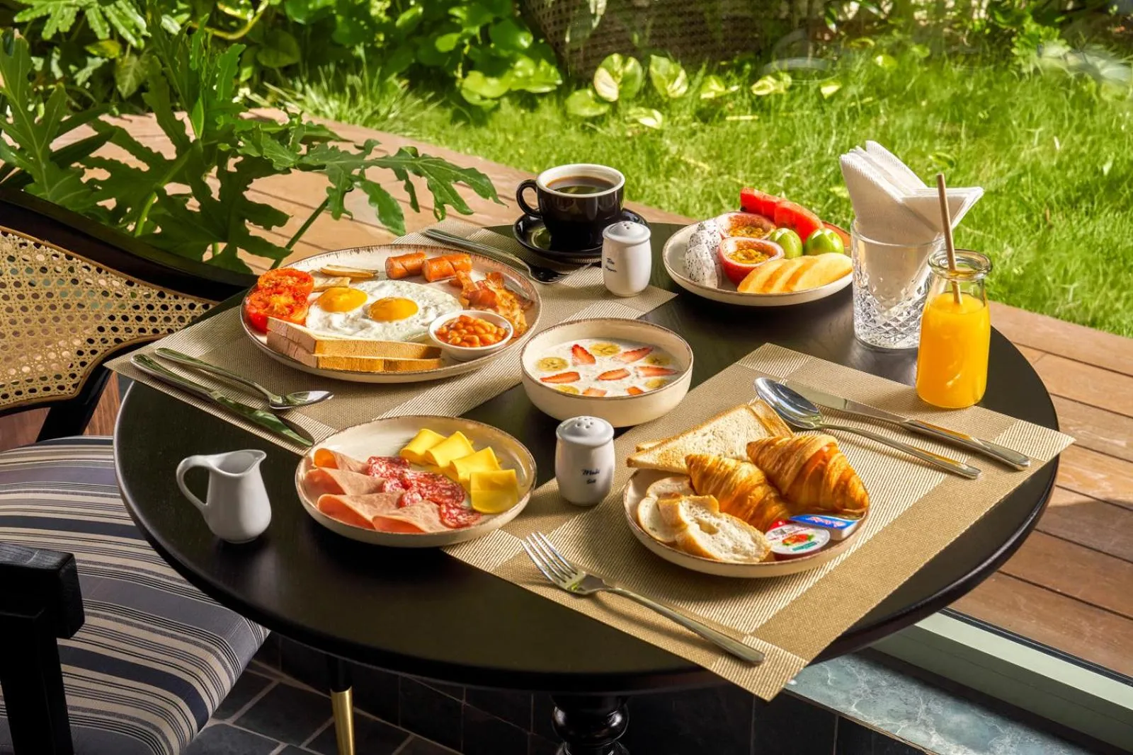 Restaurant/places to eat in President Maison Signature By M Village