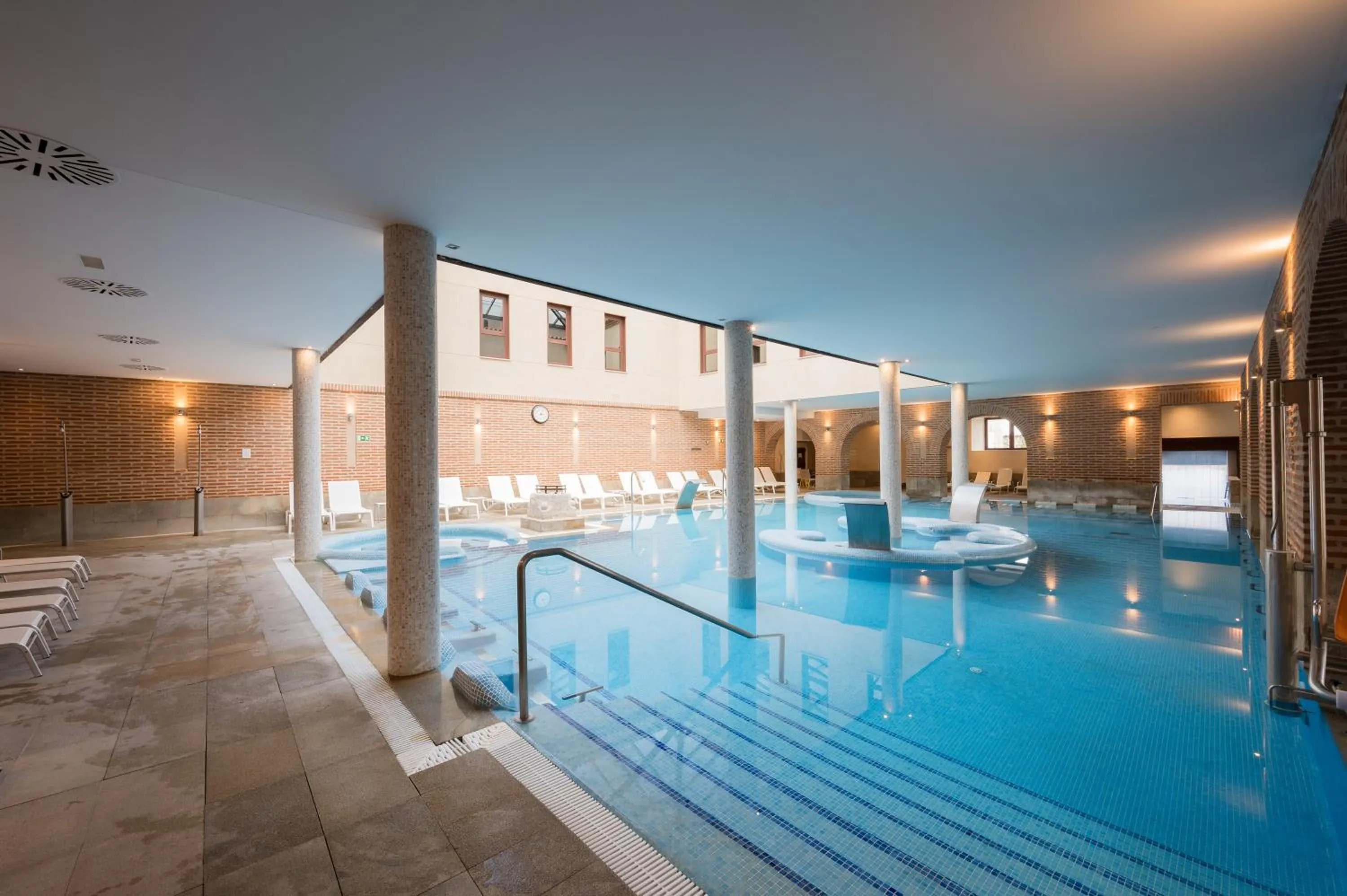 Swimming pool in Castilla Termal Olmedo