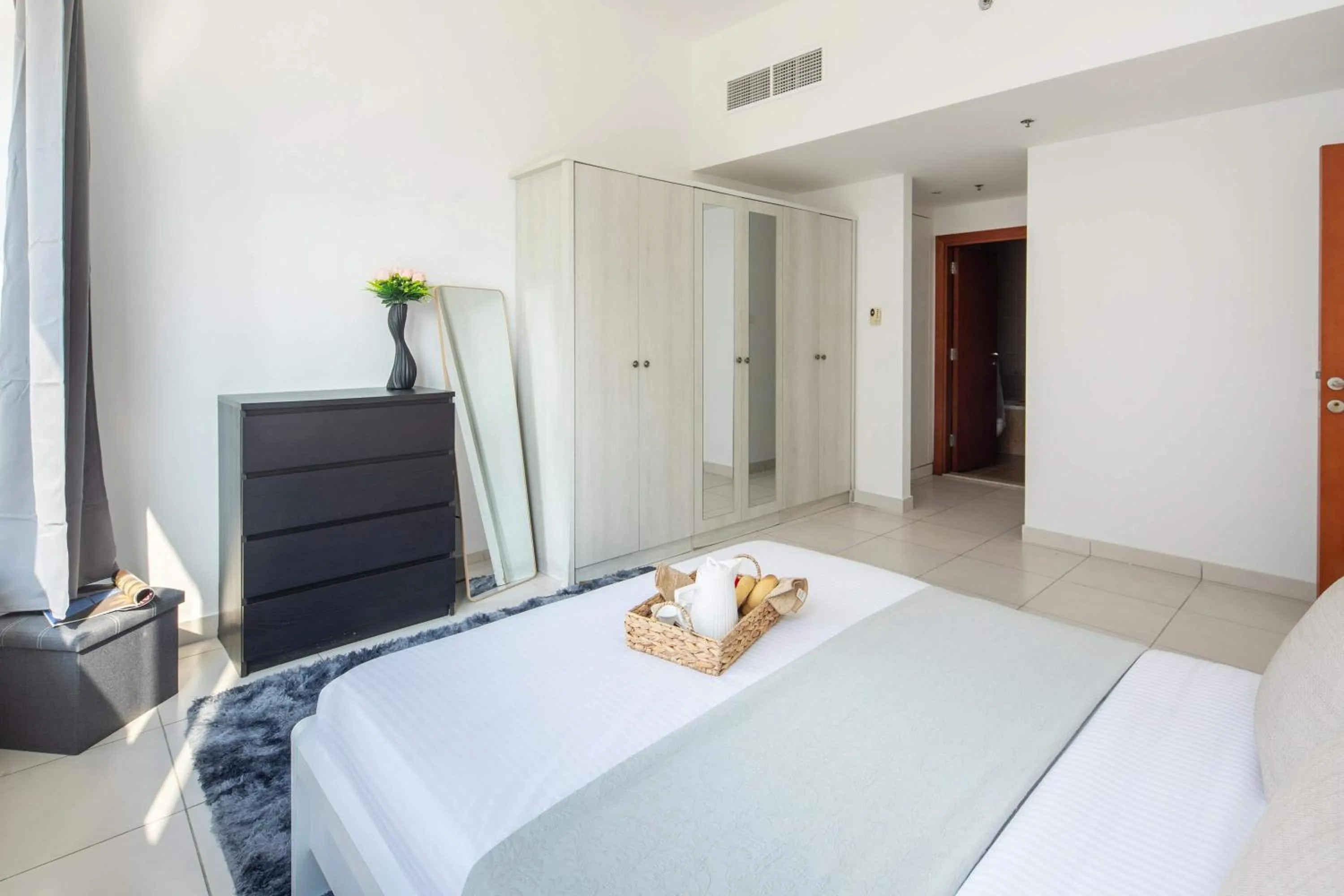 Frank Porter - Marina Views Tower B