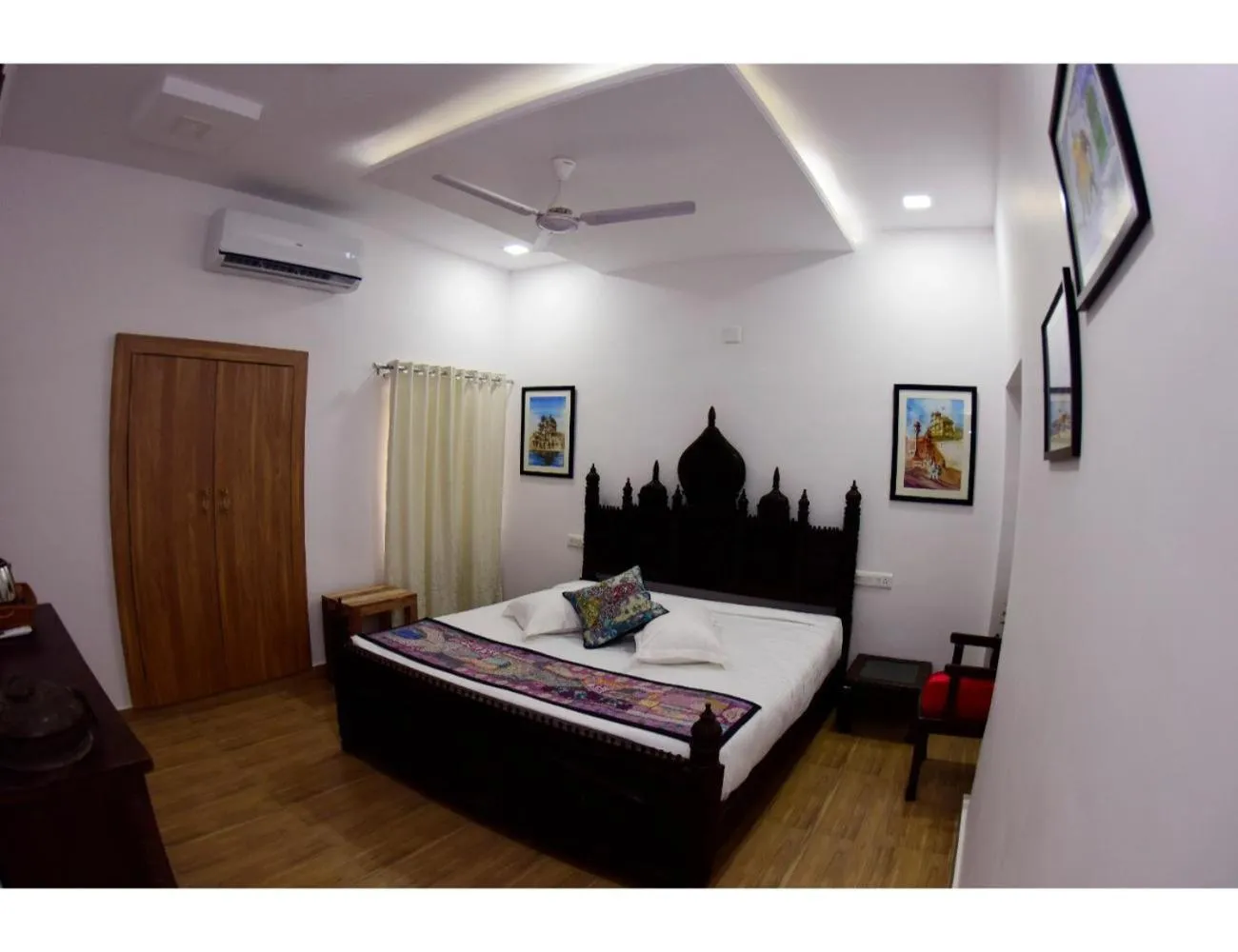 Bed in Hotel Mewarts, Udaipur