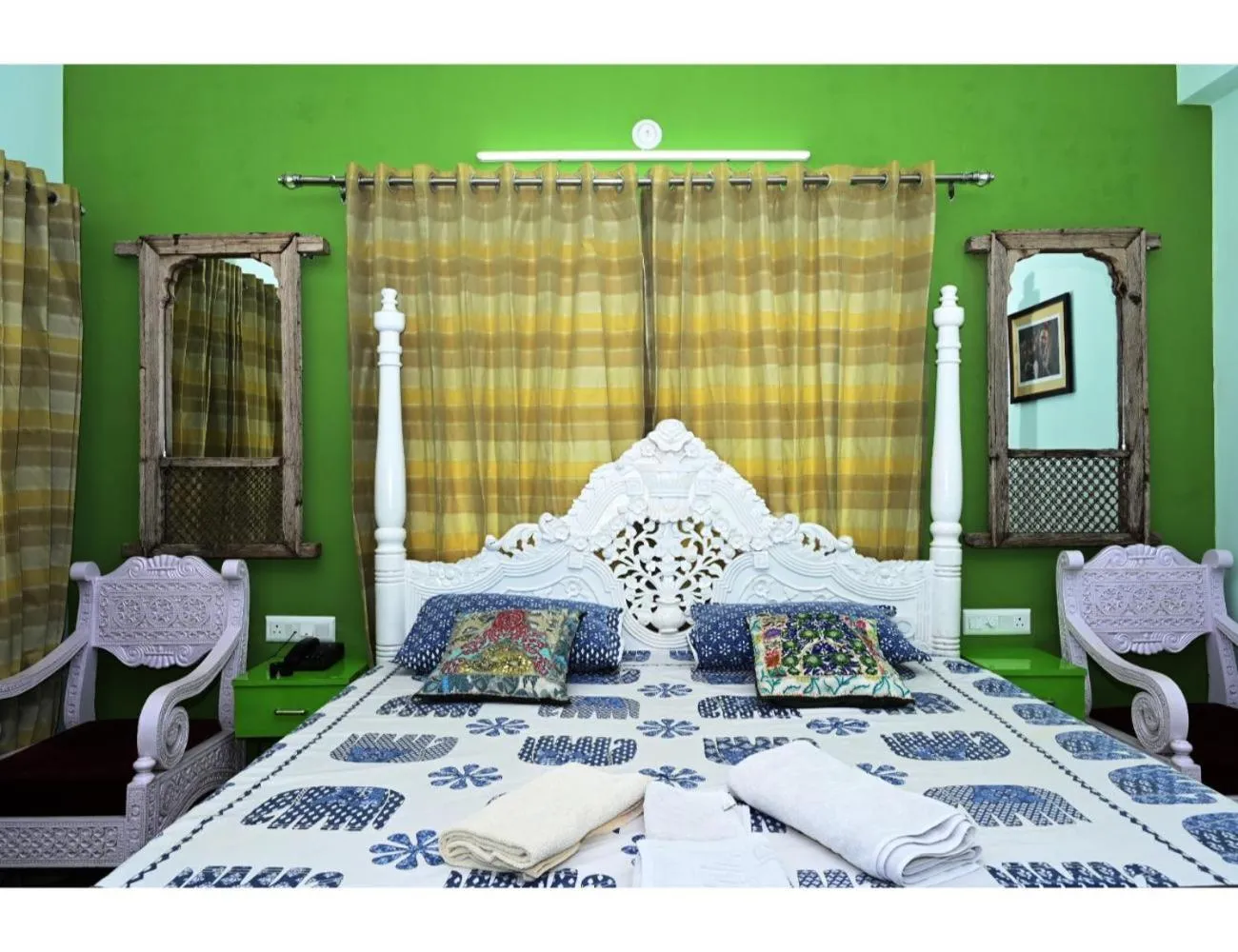 Bed in Hotel Mewarts, Udaipur