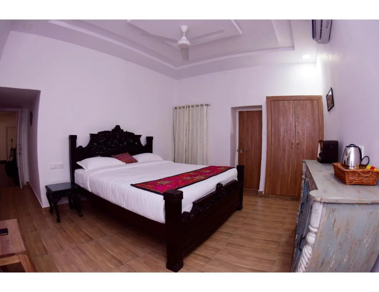 Bed in Hotel Mewarts, Udaipur