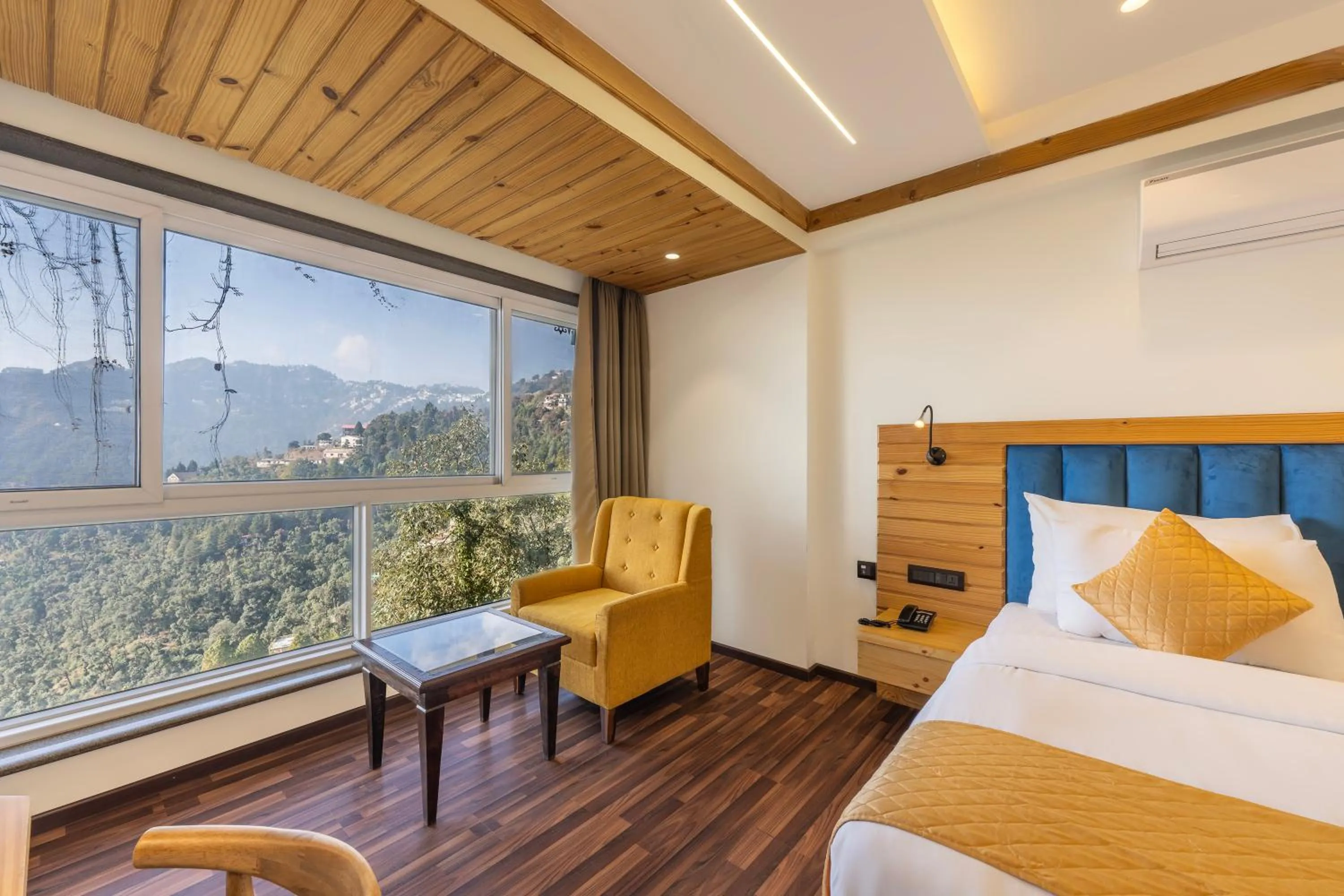 Photo of the whole room, Bed in Echor Baris Resort Mussoorie