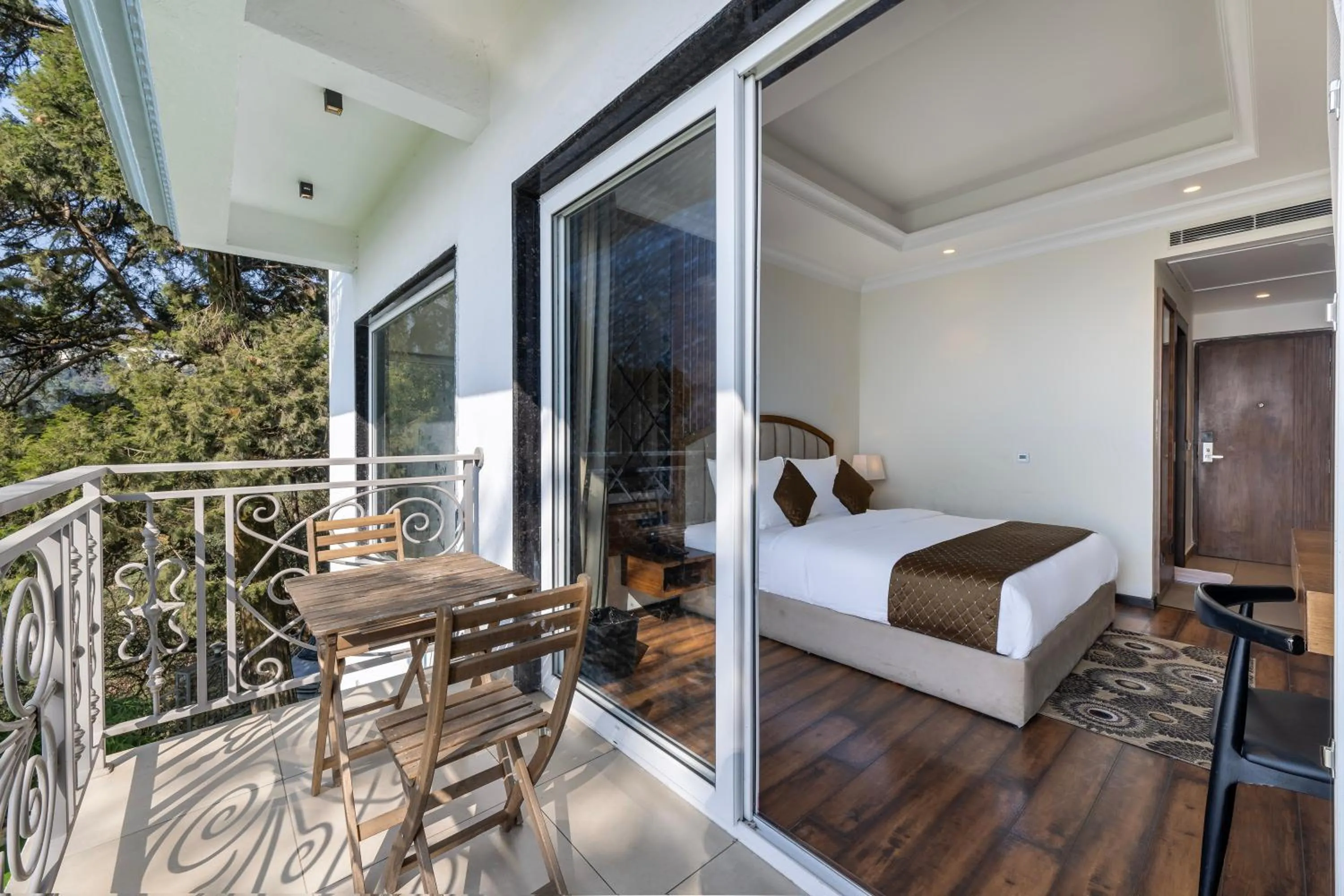 Patio, Bed in Echor Baris Resort Mussoorie