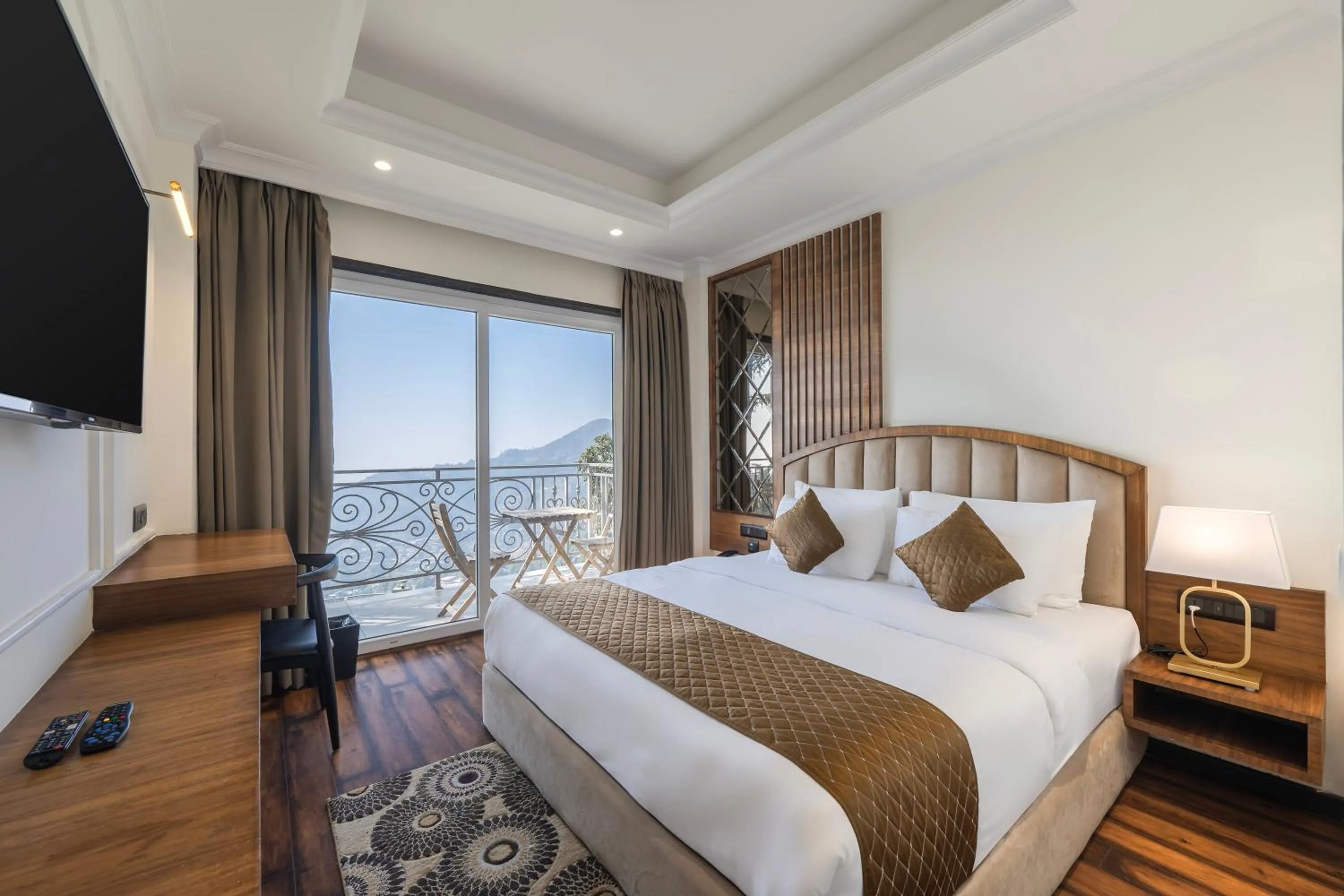 TV and multimedia, Bed in Echor Baris Resort Mussoorie