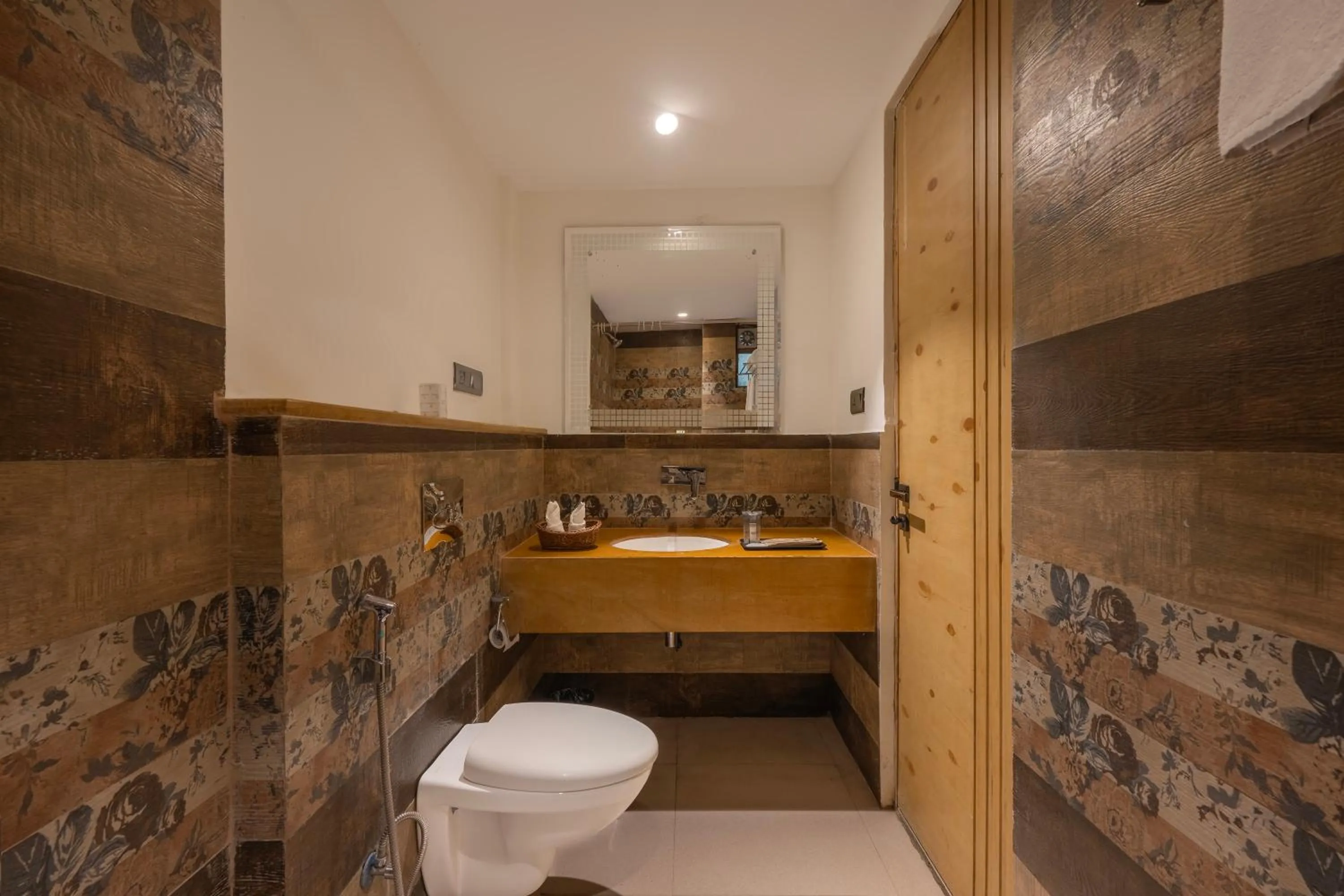 Toilet in Echor Baris Resort Mussoorie