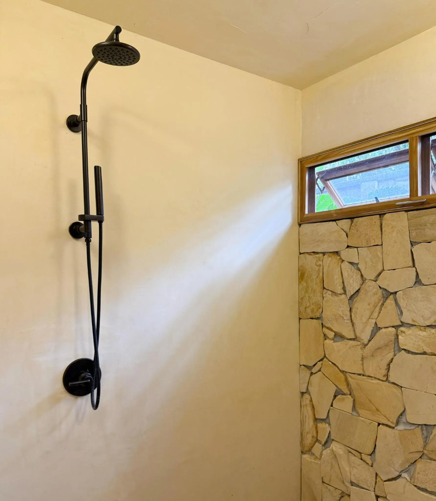 Bathroom in La Bonita Lodge